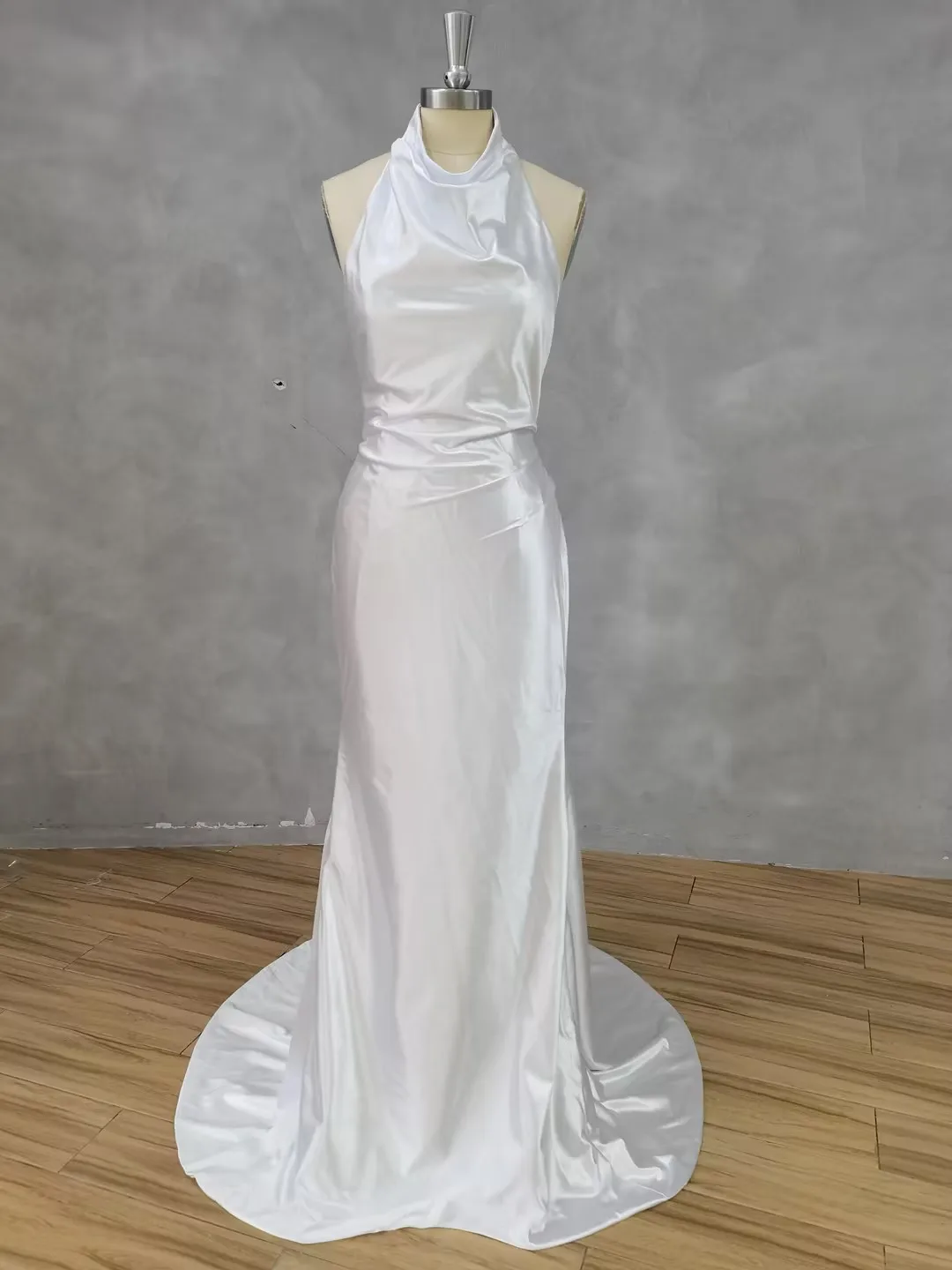 Elegant Mermaid Wedding Dress Strapless PleatOpen Back Bridal Gown Train Vestido De Noiva Customized
Elegant Mermaid Wedding Dress Strapless PleatOpen Back Bridal Gown Train Vestido De Noiva Customized