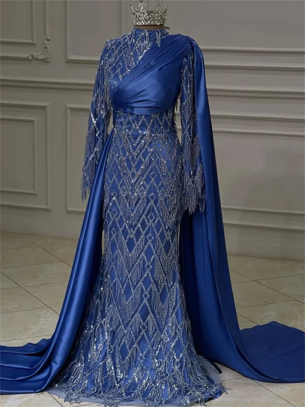 Королевские синие вечерние платья с длинными рукавами, вечернее платье с бриллиантами на Ближнем Востоке и бисером для женщин, коктейльное платье с кисточками в Дубае по индивидуальному заказу
Королевские синие вечерние платья с длинными рукавами, вечернее платье с бриллиантами на Ближнем Востоке и бисером для женщин, коктейльное платье с кисточками в Дубае по индивидуальному заказу