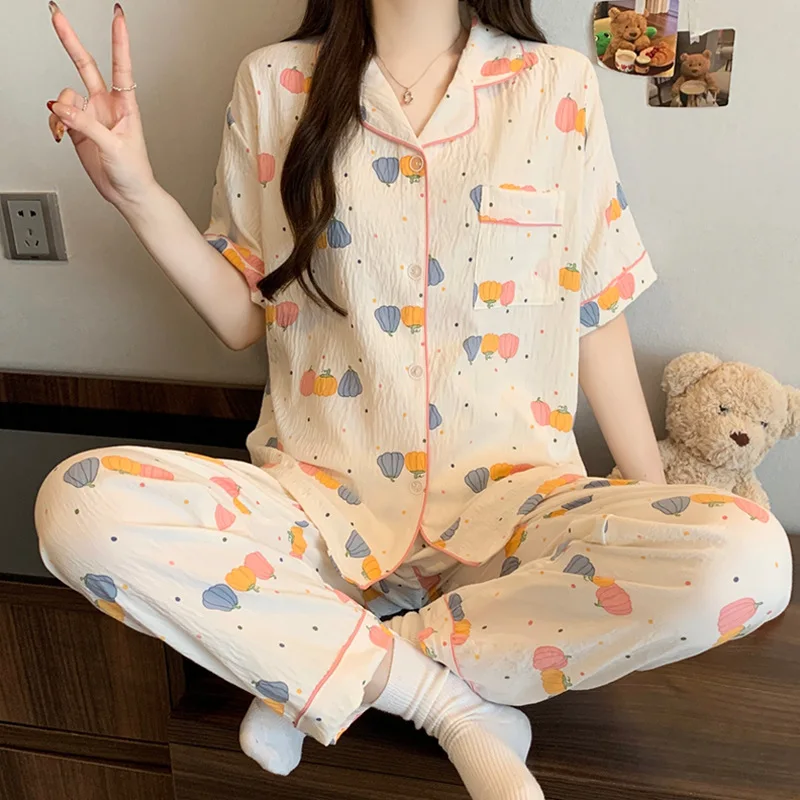 Yunduo Mian New Arrival: Lightweight Summer Pyjamas for Women – French Floral Short-Sleeved Three-Piece Loungewear Set
Yunduo Mian New Arrival: Lightweight Summer Pyjamas for Women – French Floral Short-Sleeved Three-Piece Loungewear Set