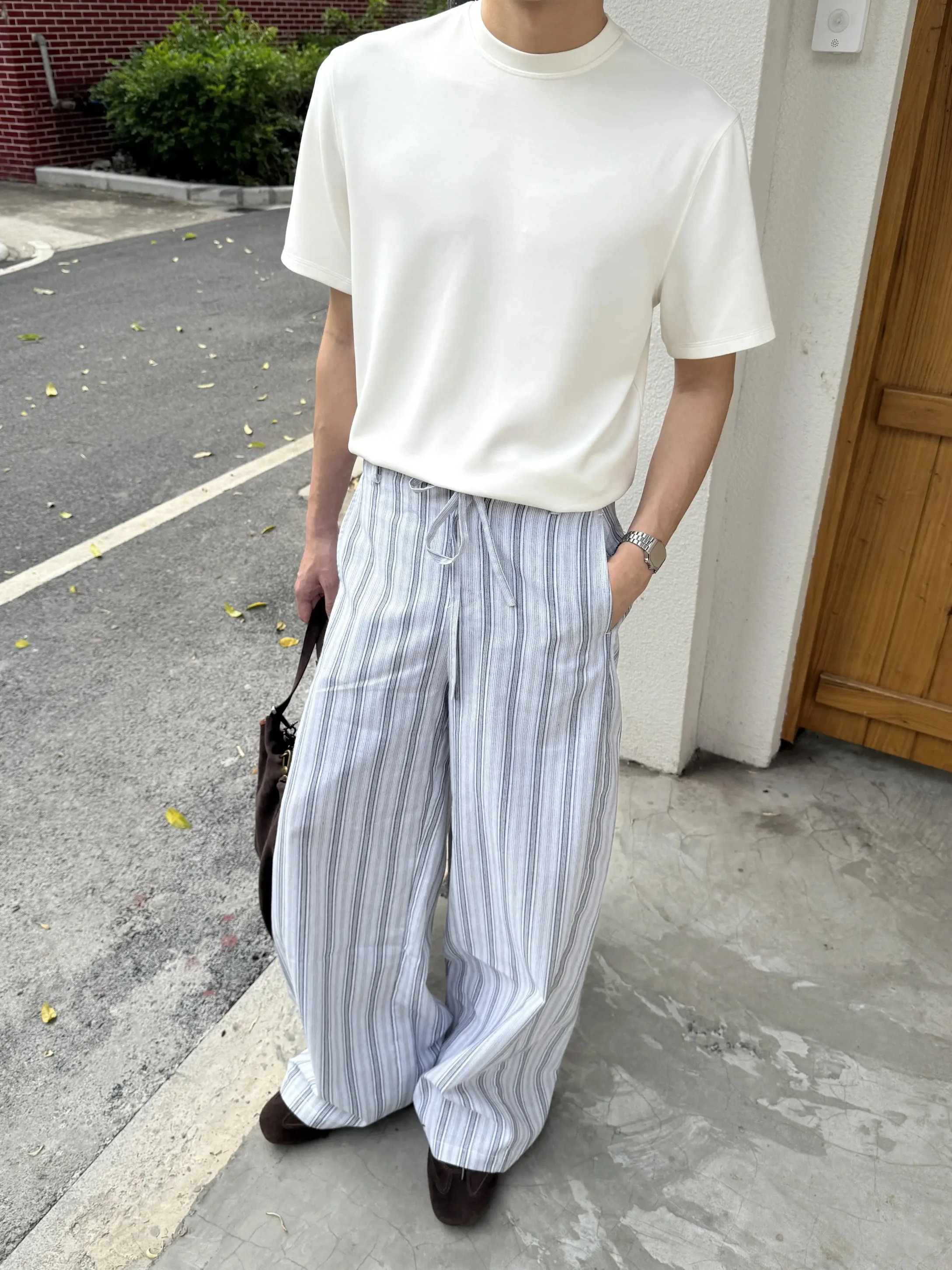 Men's Casual Straight Leg Pants Spring Summer Thin Folded Belted Commute Casual Pants Clean Fit Trousers for Business
Men's Casual Straight Leg Pants Spring Summer Thin Folded Belted Commute Casual Pants Clean Fit Trousers for Business