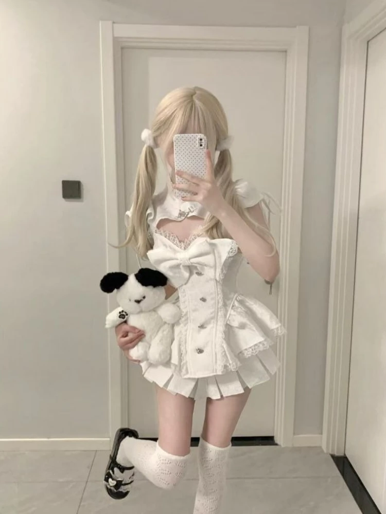 Summer French Ballet Style Outfit Women Casual Heart Button Lace Tops+ Y2k Mini Pleated Skirt Elegant Fashion Two Piece Sets New
Summer French Ballet Style Outfit Women Casual Heart Button Lace Tops+ Y2k Mini Pleated Skirt Elegant Fashion Two Piece Sets New