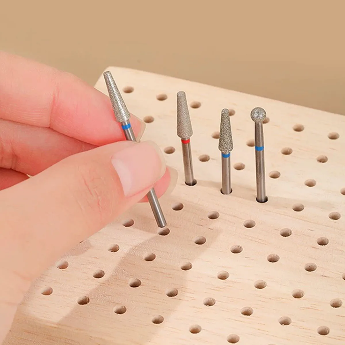81 Holes Wood Nail Drill Bits Holder Stand Display Storage Box Nail Grind Head Organizer Empty Container Case Manicure Tool
81 Holes Wood Nail Drill Bits Holder Stand Display Storage Box Nail Grind Head Organizer Empty Container Case Manicure Tool