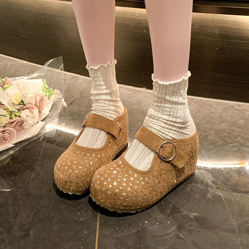 Fashion Round Head Shallow Mouth Metal Buckle Thick Bottom Inner Height Increase Baotou Slippers
Fashion Round Head Shallow Mouth Metal Buckle Thick Bottom Inner Height Increase Baotou Slippers