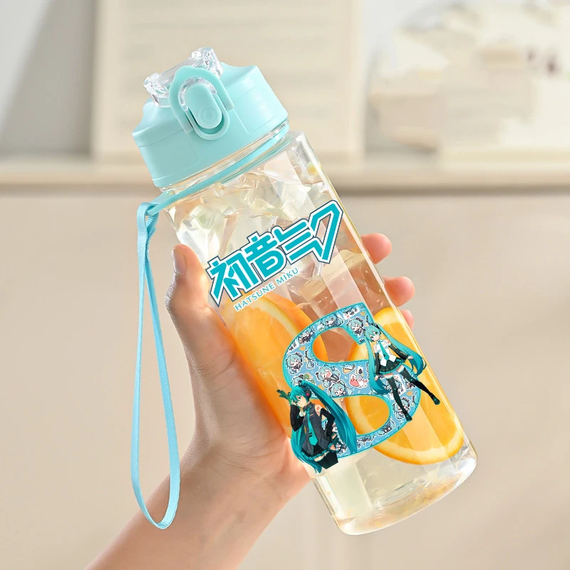Hatsune Mikus Water Bottle with Straw Girls Anime Letter A-Z 900ml Cup Kids Outdoor Sports Mug Travel Plastic Kettle Child Gift
Hatsune Mikus Water Bottle with Straw Girls Anime Letter A-Z 900ml Cup Kids Outdoor Sports Mug Travel Plastic Kettle Child Gift