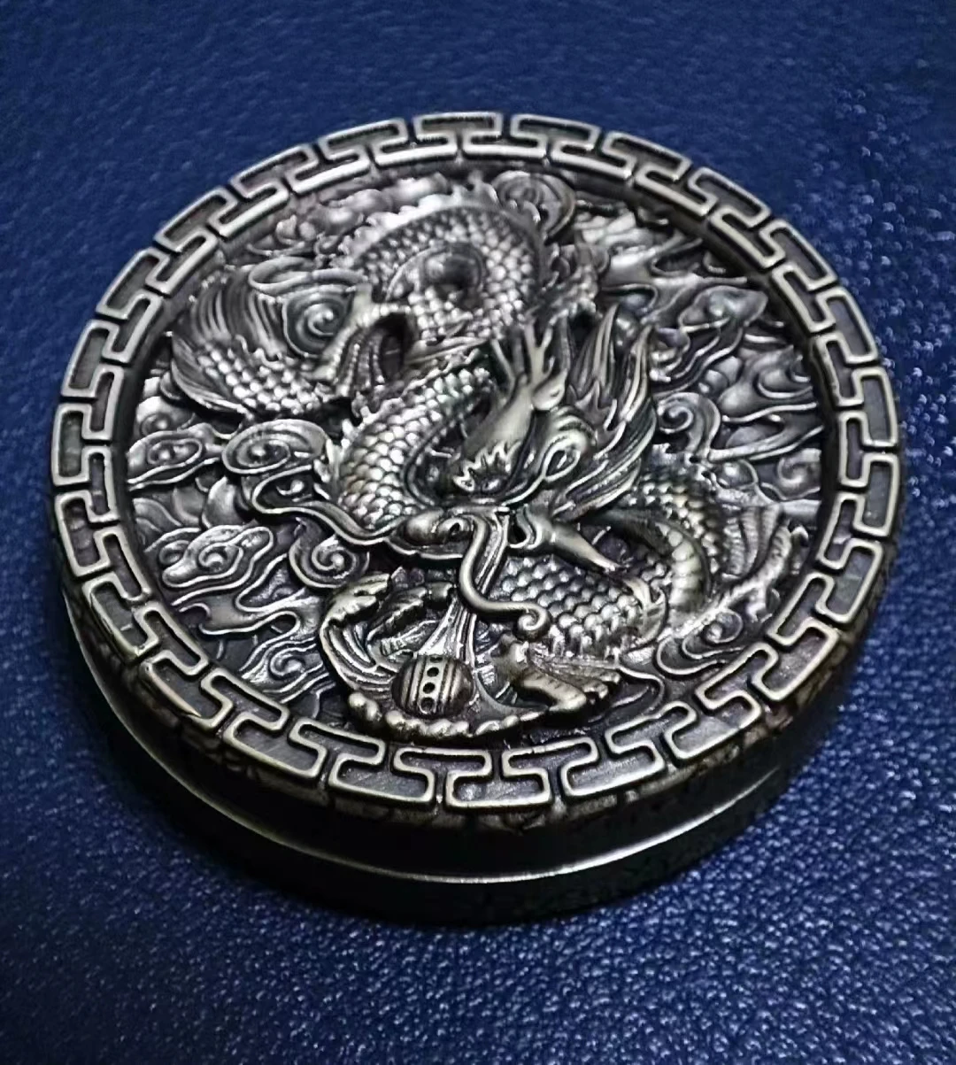 Second-hand New XI Jiaxi Original Dragon Fish Papa Coin, Decompressed Toy Precision Casting, 3D Exquisite Relief
Second-hand New XI Jiaxi Original Dragon Fish Papa Coin, Decompressed Toy Precision Casting, 3D Exquisite Relief
