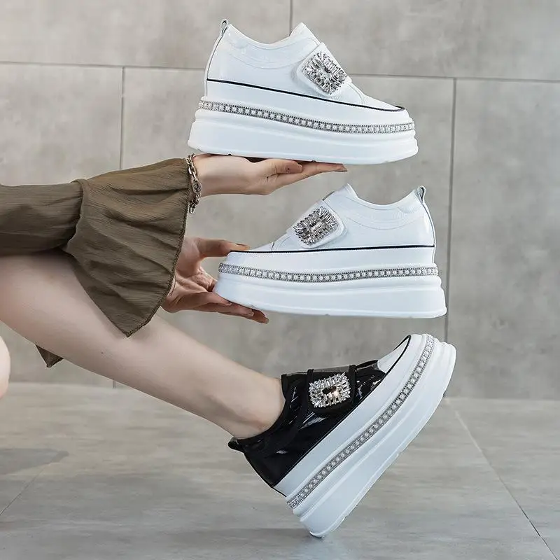 Casual Sporty Leather Low Top Sneakers Lightweight Thick Heel Heightening Flats Comfortable Breathable for Daily Wear
Casual Sporty Leather Low Top Sneakers Lightweight Thick Heel Heightening Flats Comfortable Breathable for Daily Wear