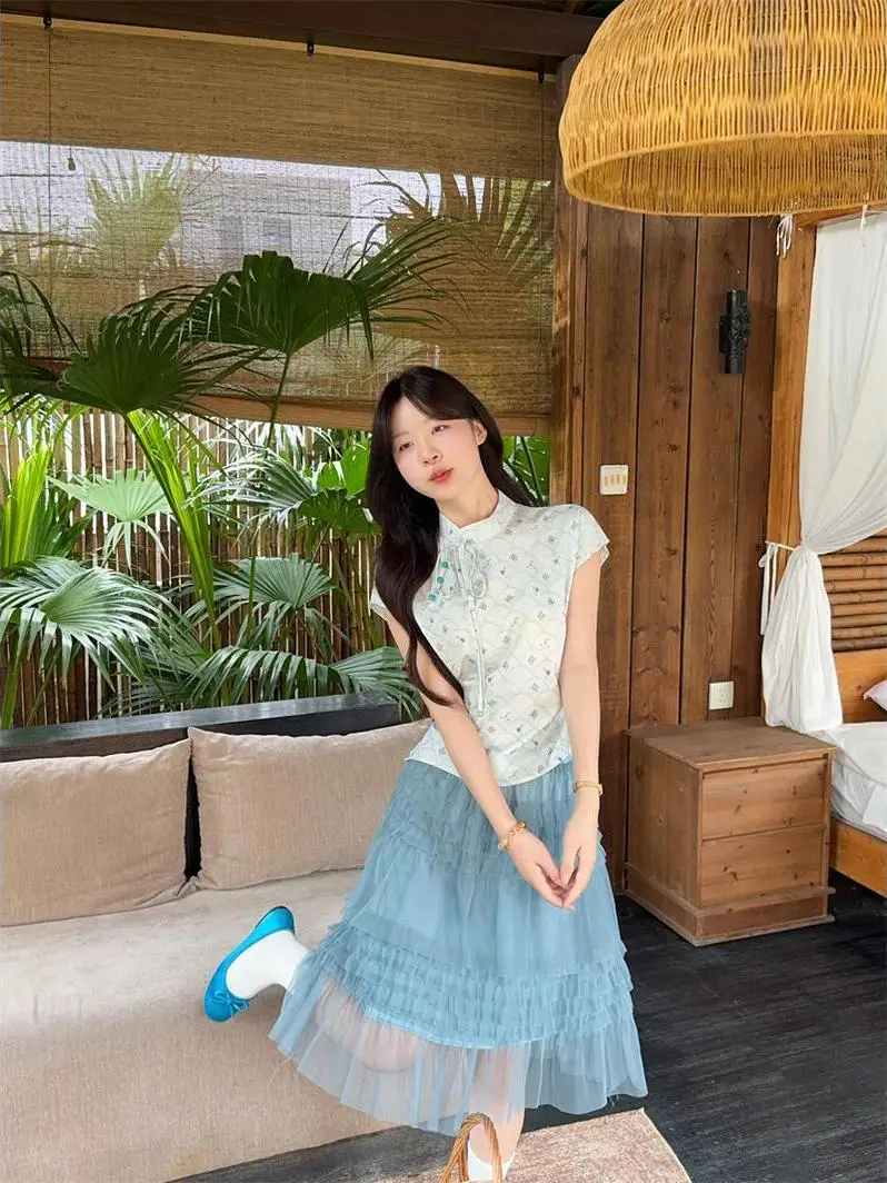 New Chinese Style Summer Outfit Women's A-Line Skirt And Shirt Set Breathable Mesh High Waist Two-Piece Set Fashionable And E...
New Chinese Style Summer Outfit Women's A-Line Skirt And Shirt Set Breathable Mesh High Waist Two-Piece Set Fashionable And E...