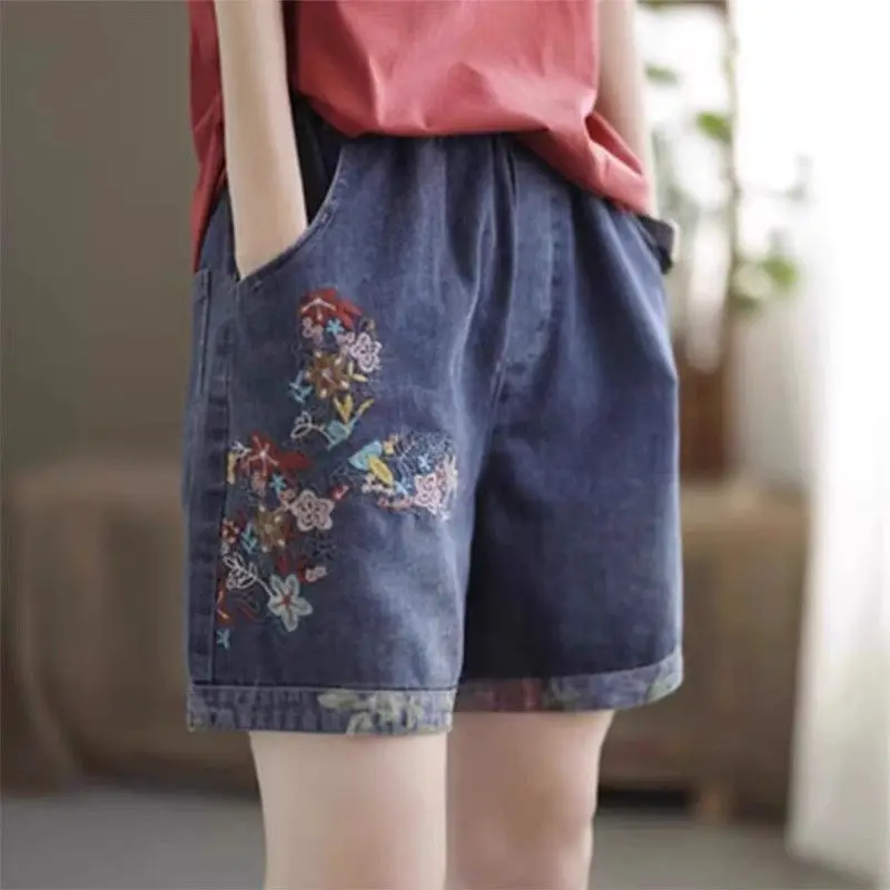 New retro thin denim shorts summer women slimming Korean version elastic high waist loose flower embroidery casual shorts
New retro thin denim shorts summer women slimming Korean version elastic high waist loose flower embroidery casual shorts