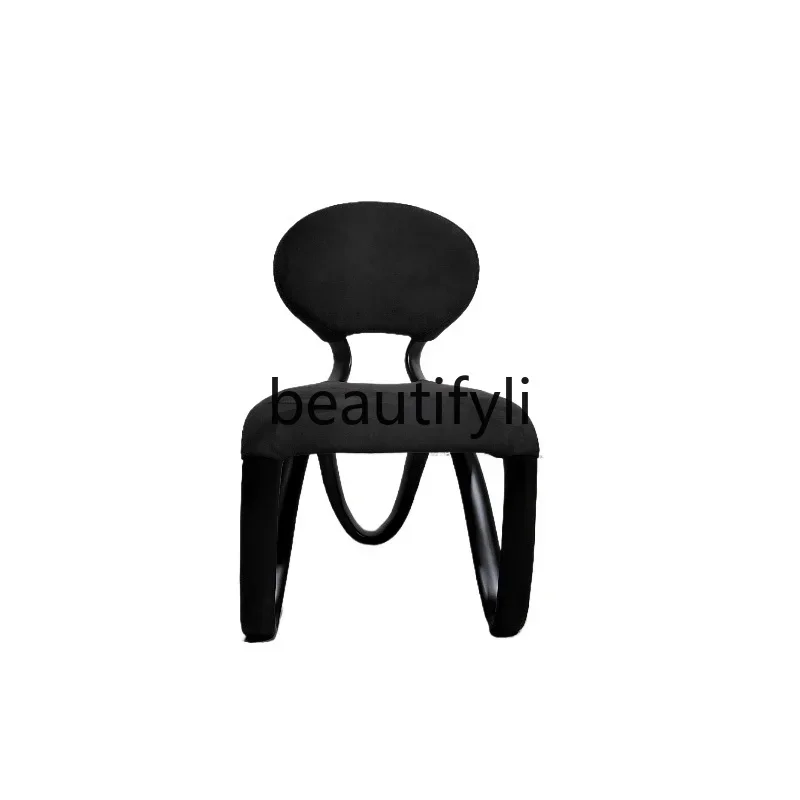 Curved lines, special-shaped dining chairs, simple Nordic art, casual and high-end 
Curved lines, special-shaped dining chairs, simple Nordic art, casual and high-end