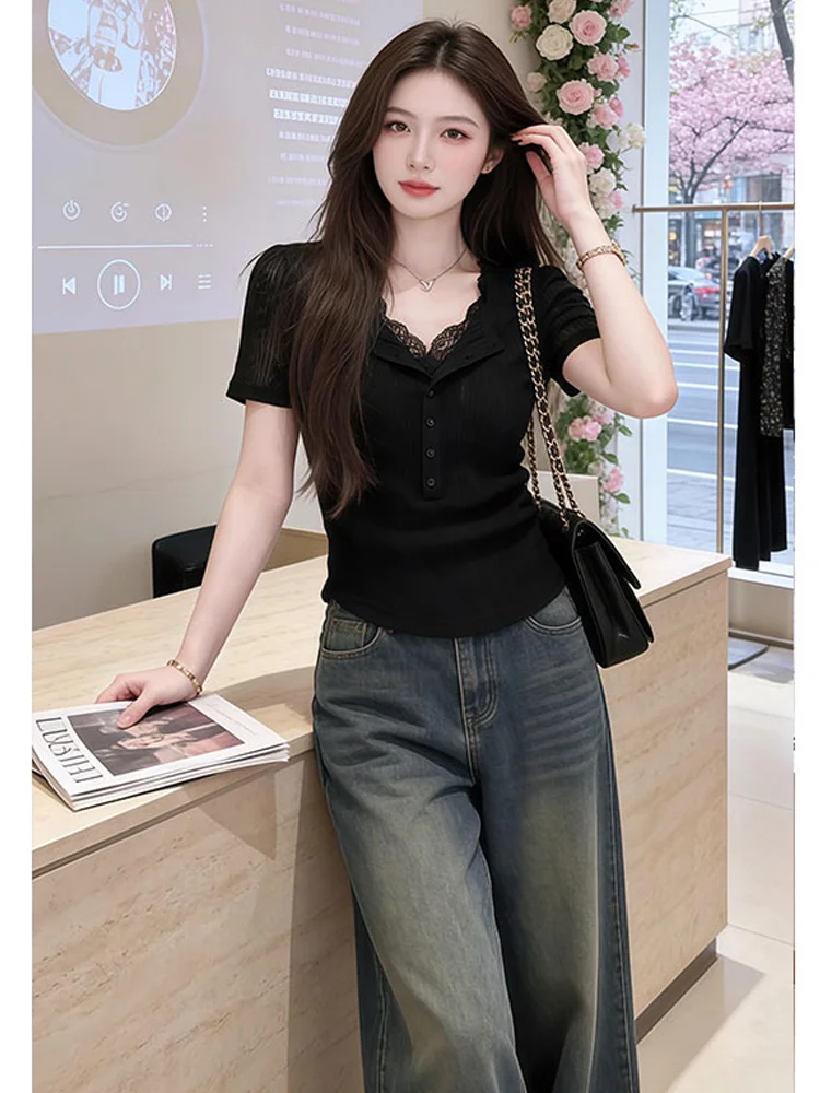 Casual Style Women's T-shirt V-neck Lace Splicing Design Short Sleeve Black Slim Fit High End Feeling Summer New Fashion Top
Casual Style Women's T-shirt V-neck Lace Splicing Design Short Sleeve Black Slim Fit High End Feeling Summer New Fashion Top