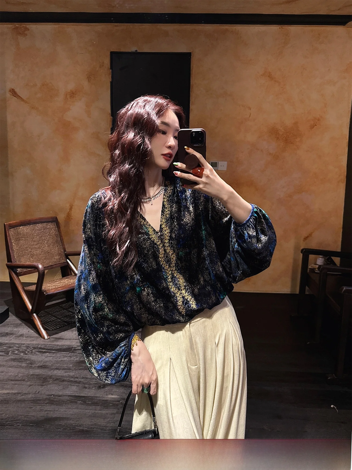 Sanji Bla Flower Velvet ibori irt Women's High-End Small Capitatic Top Trendy Outerwear Commute Sle V-Ne Long Sl...
Sanji Bla Flower Velvet ibori irt Women's High-End Small Capitatic Top Trendy Outerwear Commute Sle V-Ne Long Sl...