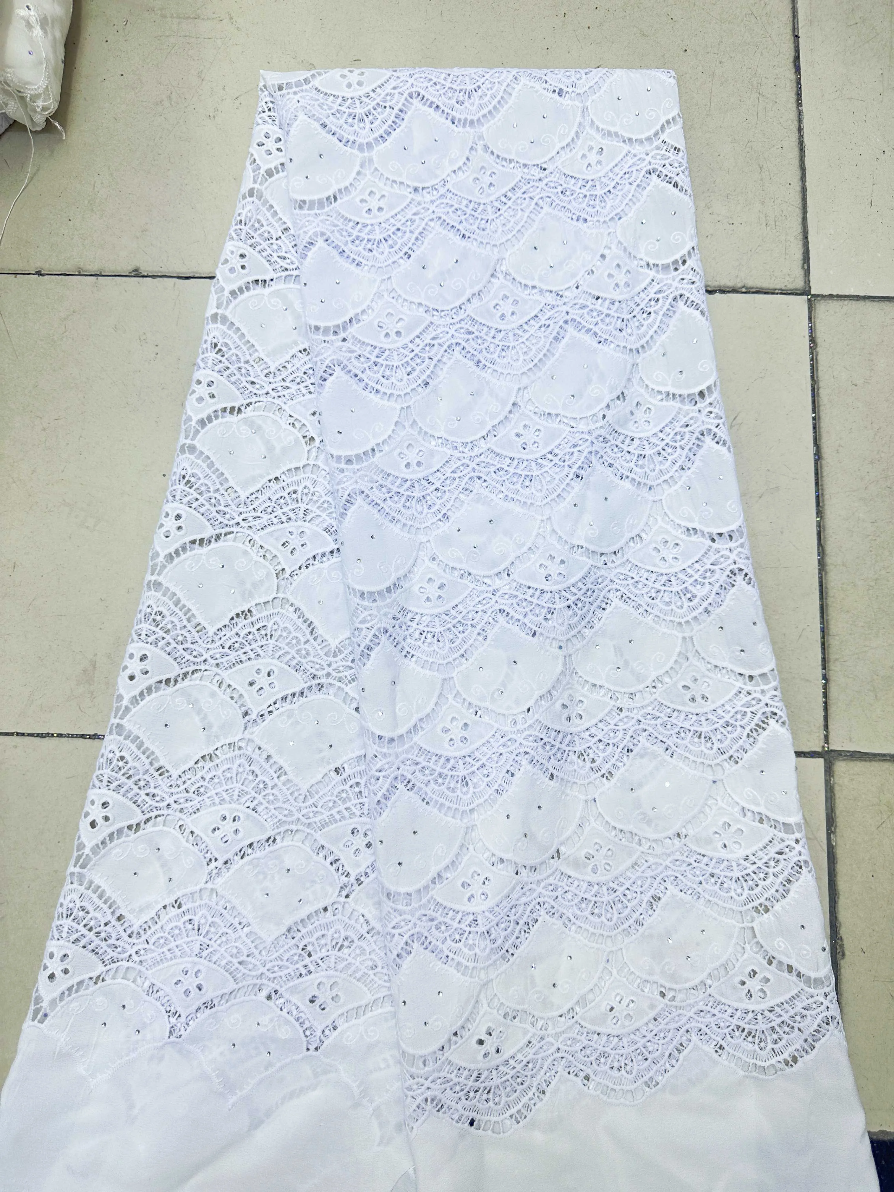 2024 Latest African Sequins Lace Fabric High Quality Embroidery 3D French Flower Beads Nigerian Net Lace For Wedding Party Dress
2024 Latest African Sequins Lace Fabric High Quality Embroidery 3D French Flower Beads Nigerian Net Lace For Wedding Party Dress