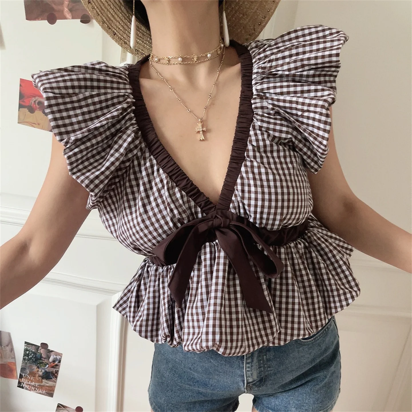 Spring Summer Chenopod2026 Women's Shirt V-neck Knot Waist-cinching Sleeveless Plaid Short French Style Loose Fit
Spring Summer Chenopod2026 Women's Shirt V-neck Knot Waist-cinching Sleeveless Plaid Short French Style Loose Fit