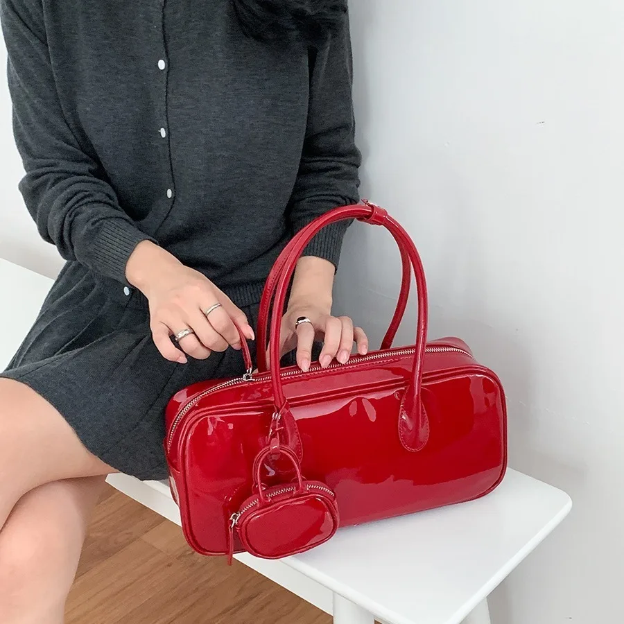 Korean Version Handbag With Simple Glossy PU Design 2024 New Shoulder Bag High-end Feel Horizontal Small Tote Bag For Women
Korean Version Handbag With Simple Glossy PU Design 2024 New Shoulder Bag High-end Feel Horizontal Small Tote Bag For Women
