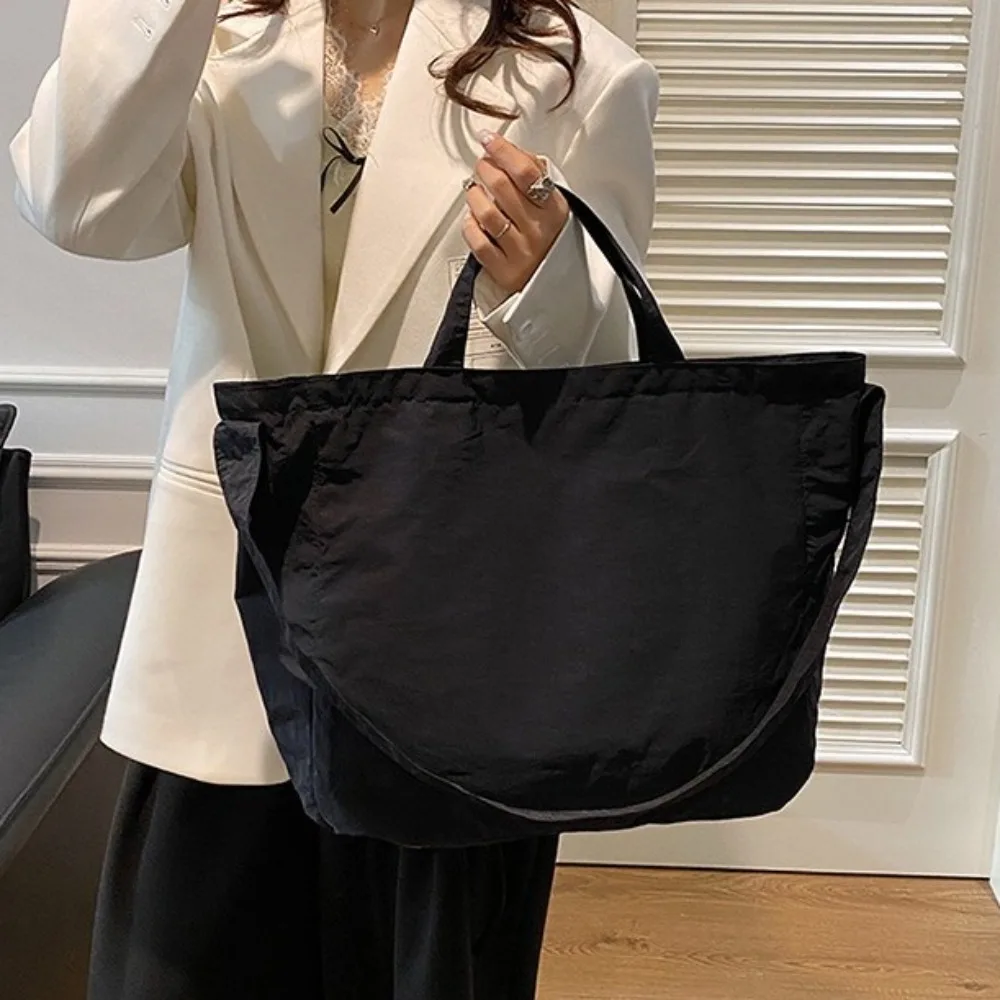 Casual Zipper Nylon Shoulder Bag Korean Style Soft Large Capacity Tote Bag Storage Pouch Solid Color Shopping Handbag Work
Casual Zipper Nylon Shoulder Bag Korean Style Soft Large Capacity Tote Bag Storage Pouch Solid Color Shopping Handbag Work