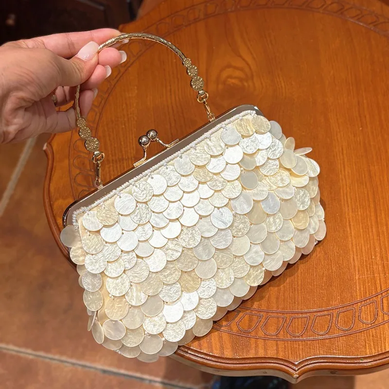 New High-end Dinner Bag Fashionable and High-quality Sequin Women's Handbag Solid Color Versatile Lipstick Storage Chain Bag
New High-end Dinner Bag Fashionable and High-quality Sequin Women's Handbag Solid Color Versatile Lipstick Storage Chain Bag