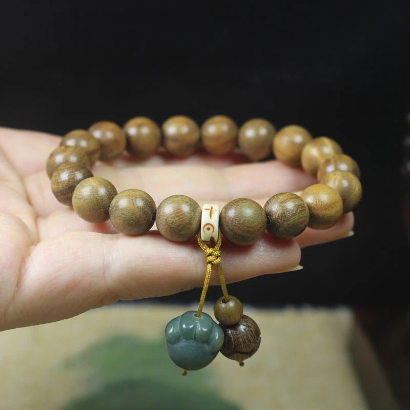 Argentinian Green Sandalwood 10mm Bracelet with Cat Claw Bodhi Beads, Unisex Prayer Beads and Decorative Jewelry
Argentinian Green Sandalwood 10mm Bracelet with Cat Claw Bodhi Beads, Unisex Prayer Beads and Decorative Jewelry
