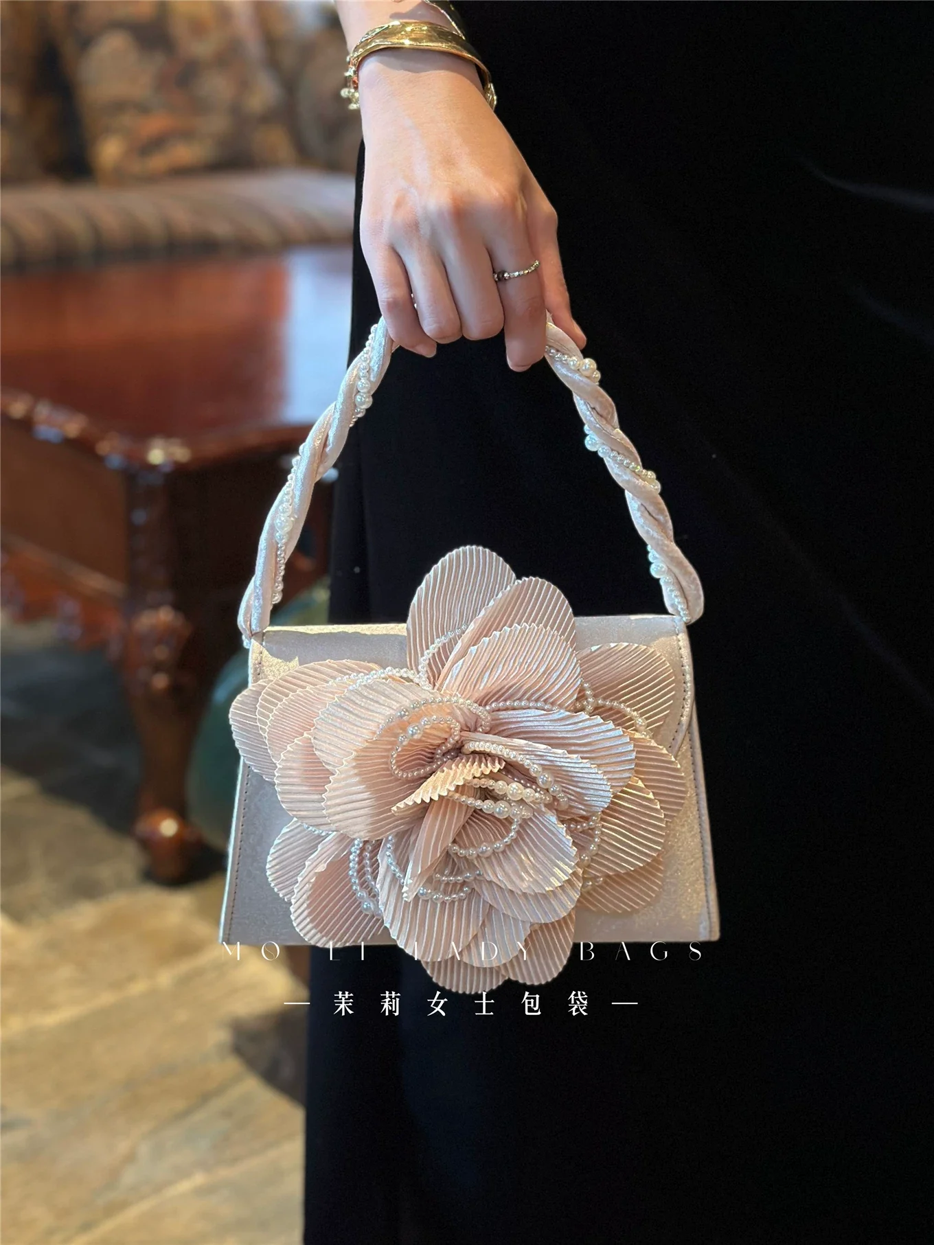 Beads Beading Tassel Women Handbag Luxury Satin Fashion Floral Clutch Purse For Wedding Party Shoulder Crossbody Bag
Beads Beading Tassel Women Handbag Luxury Satin Fashion Floral Clutch Purse For Wedding Party Shoulder Crossbody Bag
