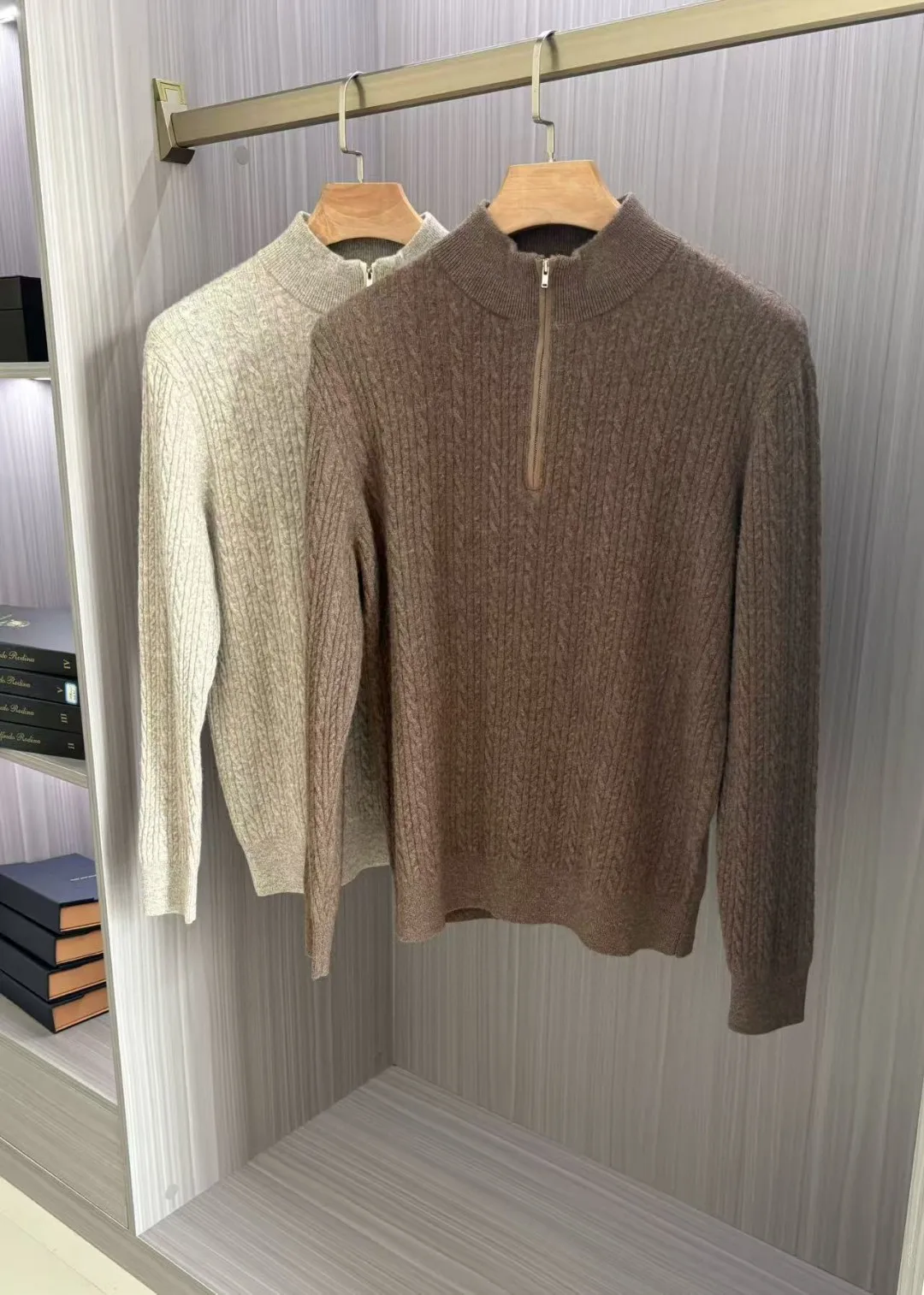 Мужской вязаный свитер с высоким воротником на молнии, смесь шерсти, повседневный деловой хлопковый мужской свитер, осень-зима, новый Sle
Мужской вязаный свитер с высоким воротником на молнии, смесь шерсти, повседневный деловой хлопковый мужской свитер, осень-зима, новый Sle