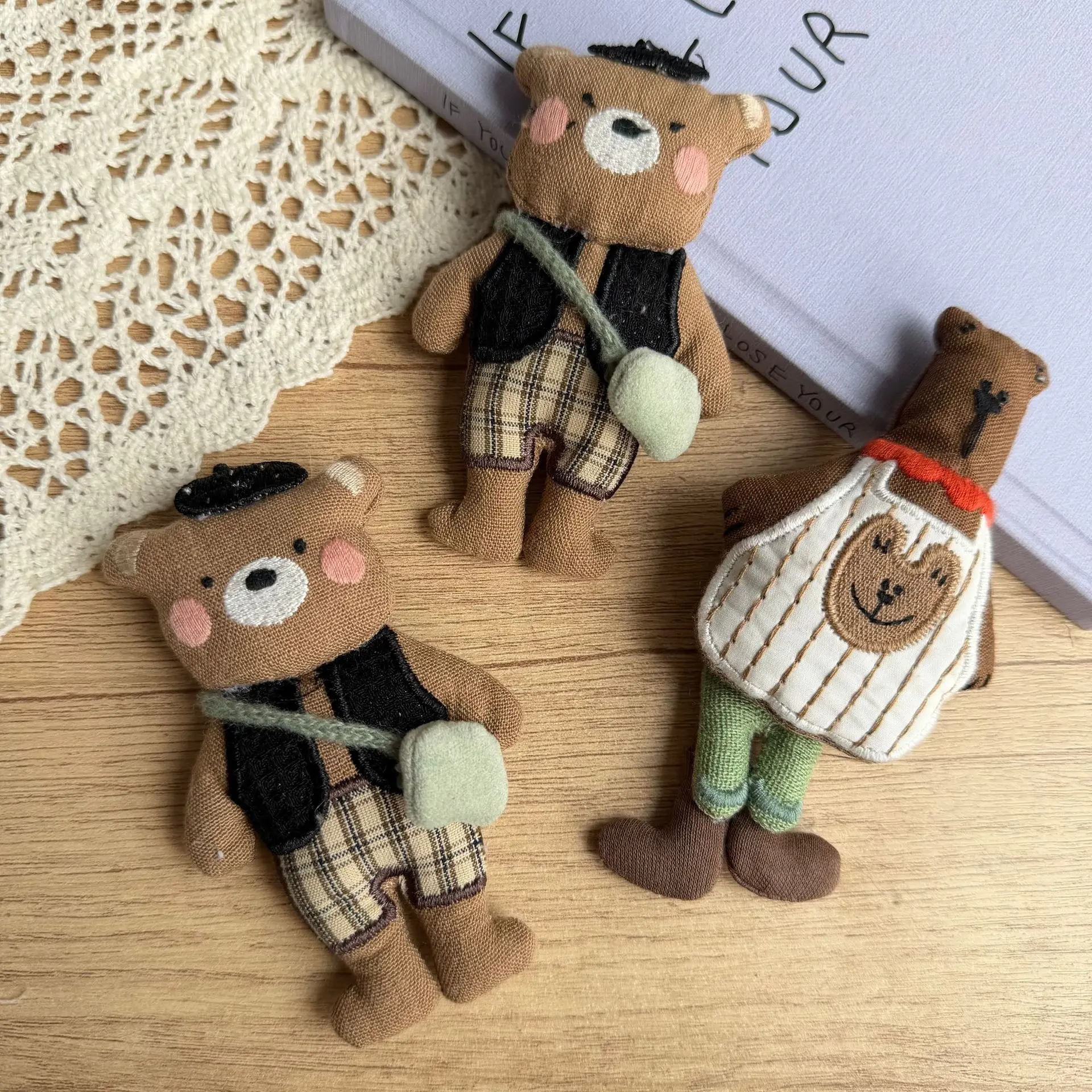 Fabric Cartoon Bear Plush Brooch Pin for Children Clothing Shoes Hat Bag Accessory Handcrafted Soft Cute
Fabric Cartoon Bear Plush Brooch Pin for Children Clothing Shoes Hat Bag Accessory Handcrafted Soft Cute