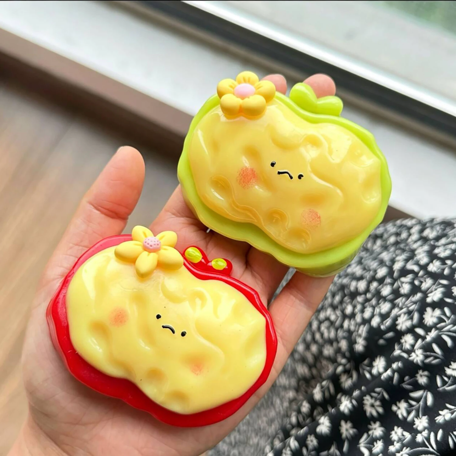 Simulated Fruit Pinch Music Stress Relieving Toy Slow Rebound Stress Relieving Artifact
Simulated Fruit Pinch Music Stress Relieving Toy Slow Rebound Stress Relieving Artifact