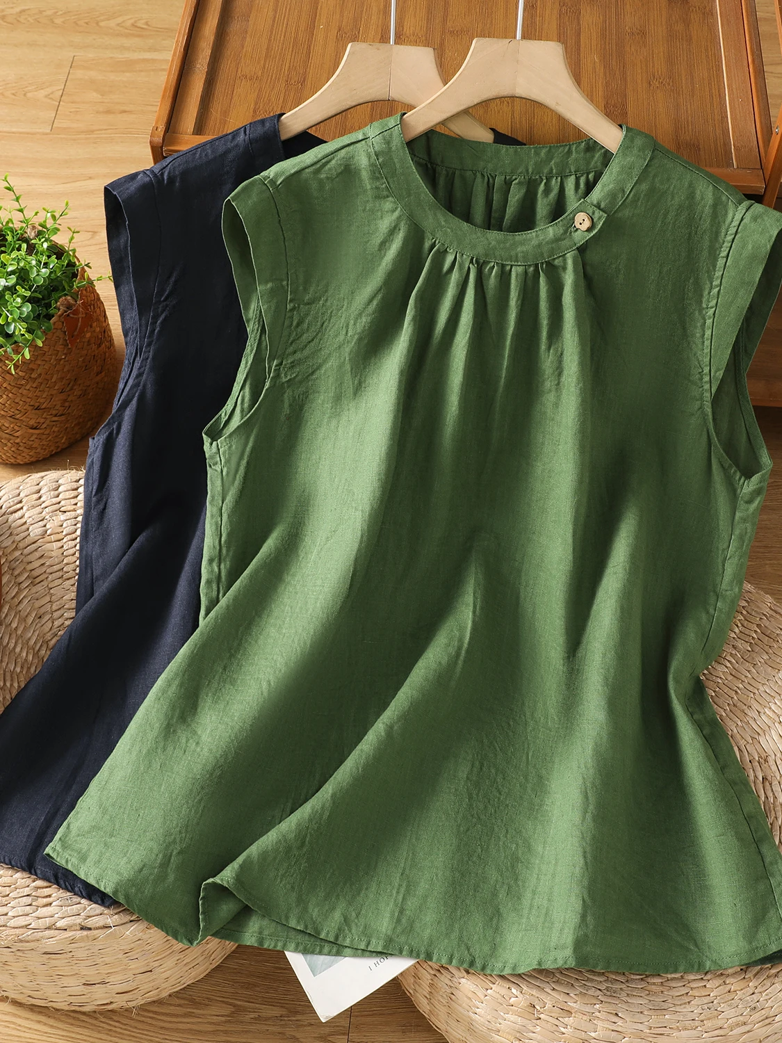 Loose Large Size Women's Vest Summer Slimming Fly Sleeve Top Versatile Age-Defying Casual Wear Comfortable Breathable Skin-Fr...
Loose Large Size Women's Vest Summer Slimming Fly Sleeve Top Versatile Age-Defying Casual Wear Comfortable Breathable Skin-Fr...