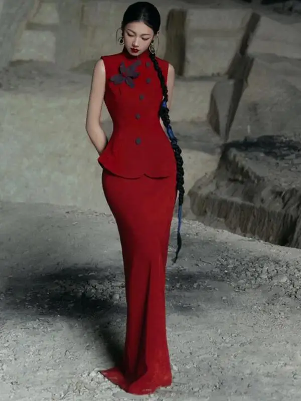 Красное китайское платье Ele Red для утренних фотосессий и свадеб, комплект для женщин: роскошное драпированное платье-бюстье, длинное винтажное платье в эстетическом стиле
Красное китайское платье Ele Red для утренних фотосессий и свадеб, комплект для женщин: роскошное драпированное платье-бюстье, длинное винтажное платье в эстетическом стиле