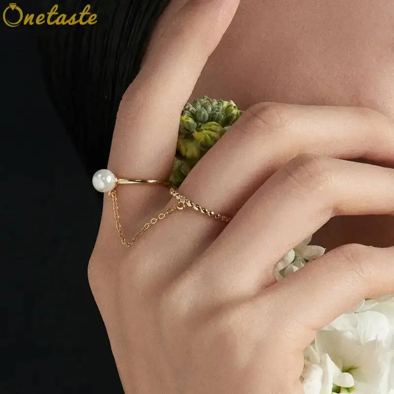 925 Sterling Silver Gold Plated Duo Band Chain Charm 2-in-1 Open Rings Women Shell Pearl Trendy Thin Statement Ring Party Gift
925 Sterling Silver Gold Plated Duo Band Chain Charm 2-in-1 Open Rings Women Shell Pearl Trendy Thin Statement Ring Party Gift