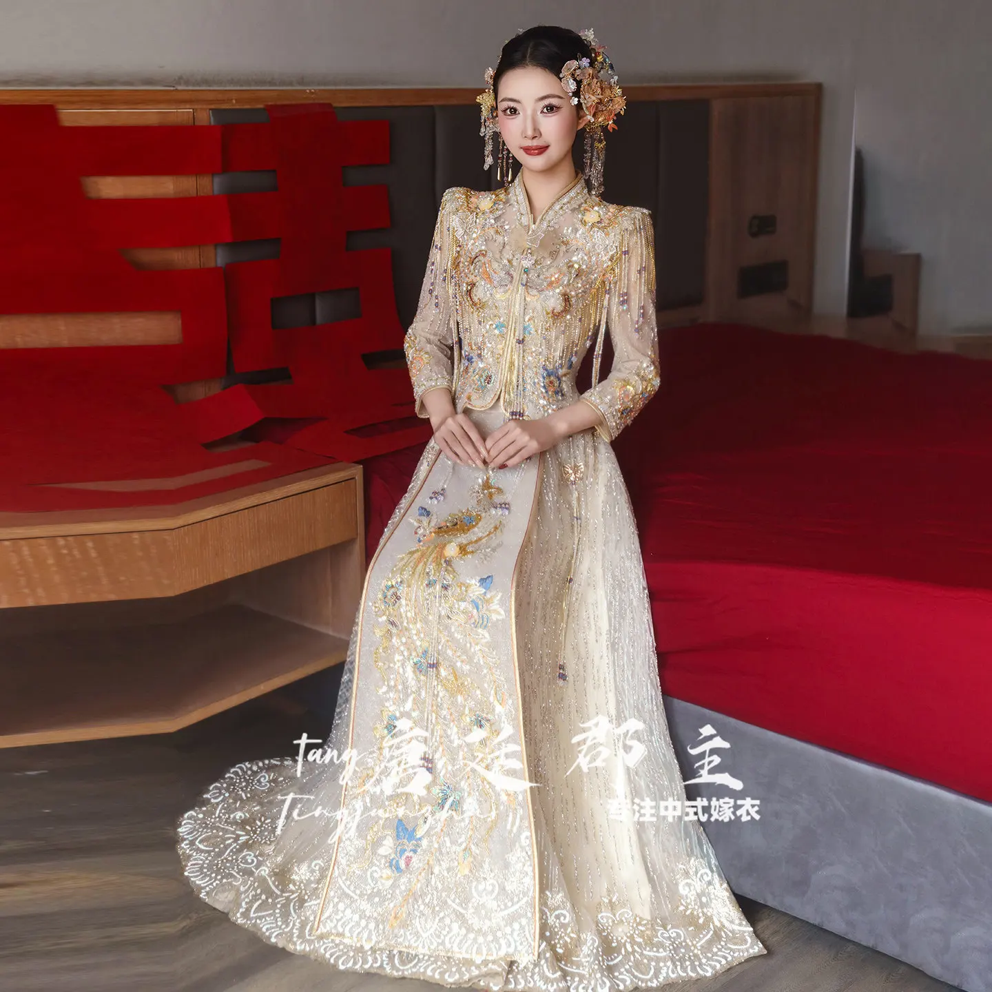 2026 New Champagne Color Xiuhe Dress Bridal Chinese Wedding Dress Dragon Phoenix Heavy Industry Luxury Women's Toasting Dress
2026 New Champagne Color Xiuhe Dress Bridal Chinese Wedding Dress Dragon Phoenix Heavy Industry Luxury Women's Toasting Dress