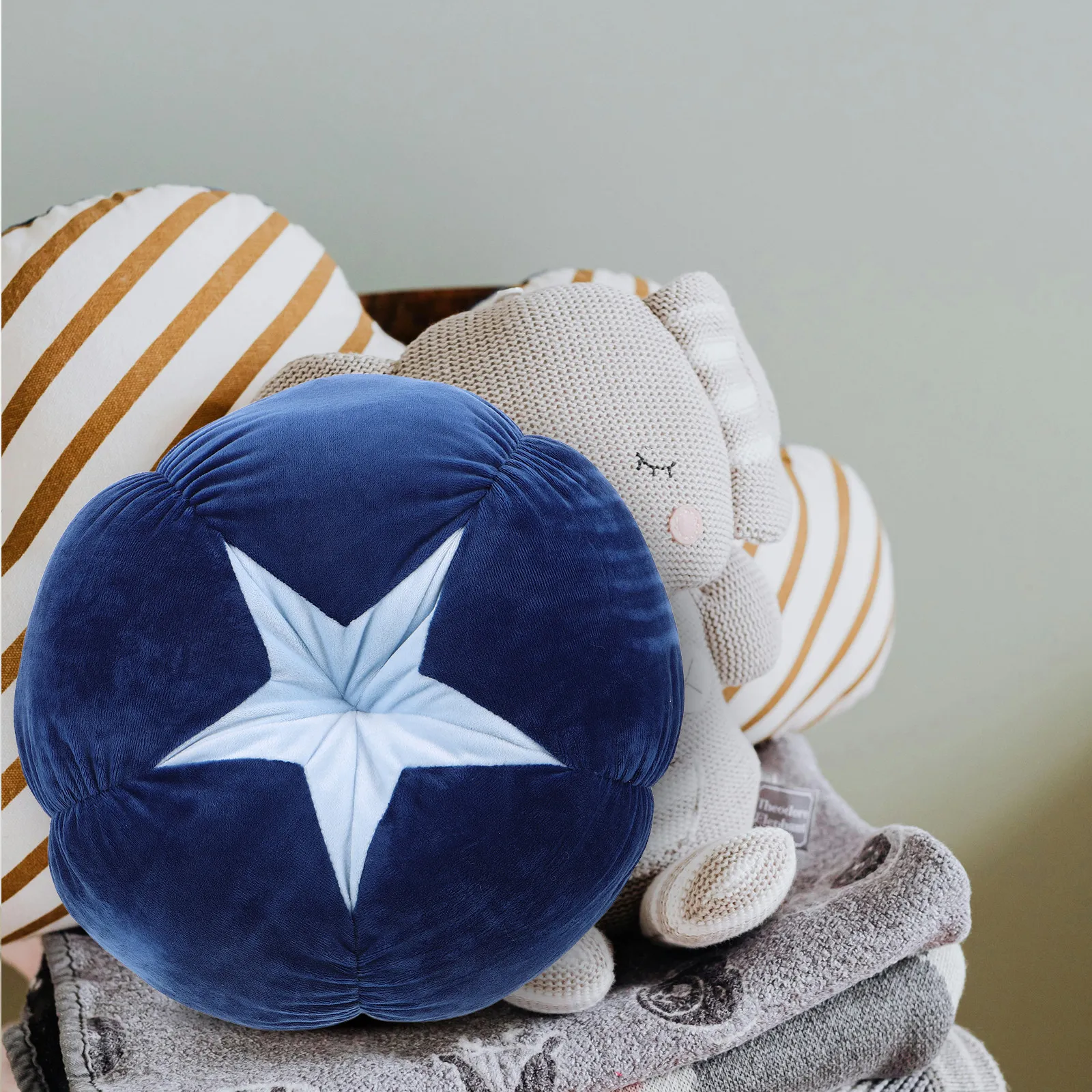 Fruit Shaped Throw Pillow Soft Skin-Friendly Decorative Cushion for Bed Sofa Office Farmhouse Home Decor 11.8 Inch Blueberry
Fruit Shaped Throw Pillow Soft Skin-Friendly Decorative Cushion for Bed Sofa Office Farmhouse Home Decor 11.8 Inch Blueberry