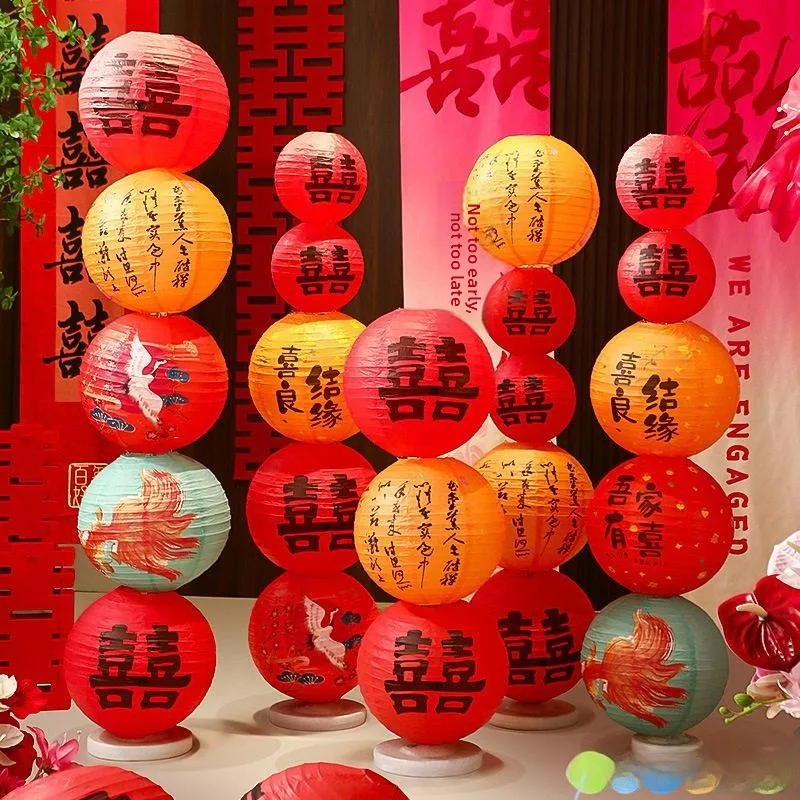 Набор декоративных фонарей для свадьбы, реквизит для фотосессий, украшение для сцены, фонарь-подставка с иероглифом «Двойное счастье» для Китайского фестиваля середины осени
Набор декоративных фонарей для свадьбы, реквизит для фотосессий, украшение для сцены, фонарь-подставка с иероглифом «Двойное счастье» для Китайского фестиваля середины осени