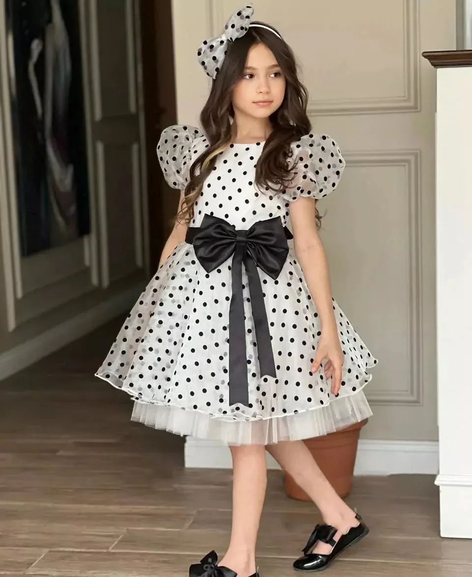 Lovely Flower Girl Dresses for Wedding With Bow Knee Length Baby Girl Birthday Party First Communion Gowns Customized
Lovely Flower Girl Dresses for Wedding With Bow Knee Length Baby Girl Birthday Party First Communion Gowns Customized