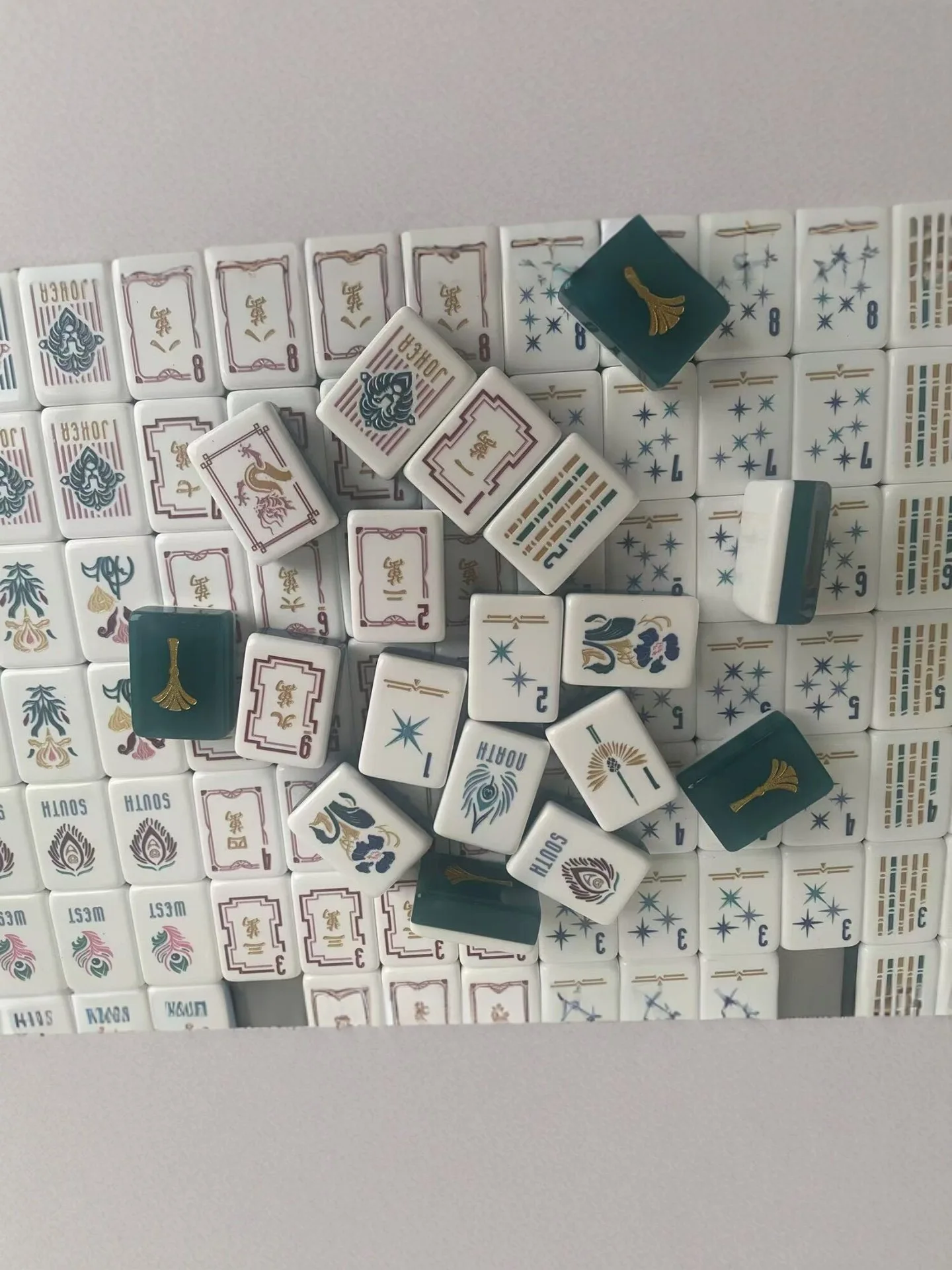 Creative Double Side Engraved Gingo Series American Mahjong Tiles Set 160pc 32mm Size Portable Arcylic American Mahjong
Creative Double Side Engraved Gingo Series American Mahjong Tiles Set 160pc 32mm Size Portable Arcylic American Mahjong
