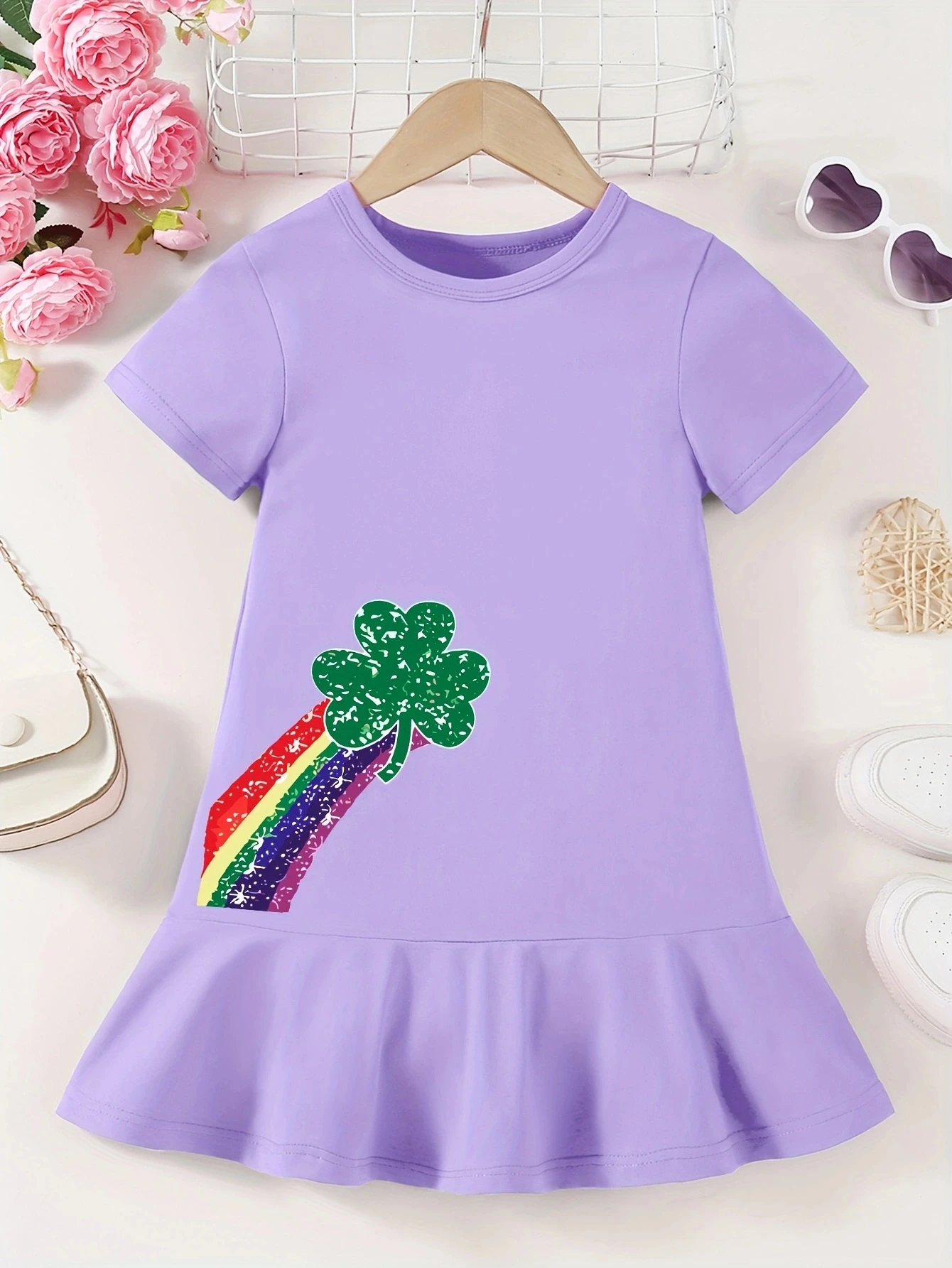 Little girl rainbow clover print short-sleeved dress, sweet lotus leaf hem, summer fashion T-shirt dress
Little girl rainbow clover print short-sleeved dress, sweet lotus leaf hem, summer fashion T-shirt dress