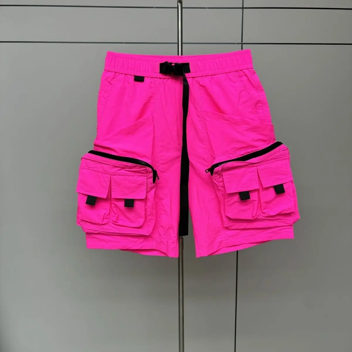 Summer cargo mens shorts outdoor streetwear 3d multi pocket functional shorts 2024 new multi color harajuku loose gym shorts
Summer cargo mens shorts outdoor streetwear 3d multi pocket functional shorts 2024 new multi color harajuku loose gym shorts