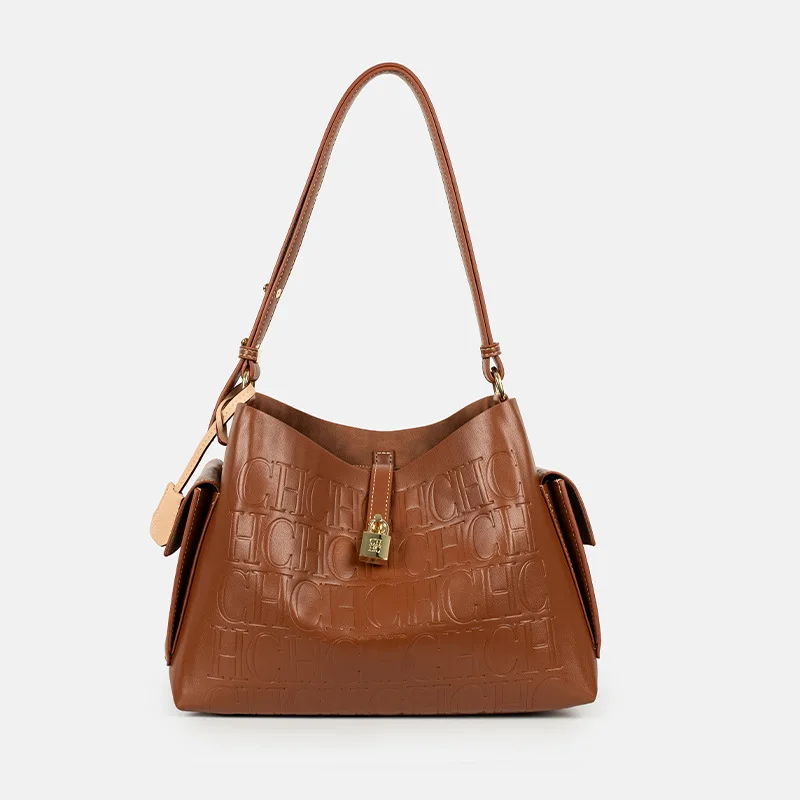 Luxury Design 2026SS Embossed Letter Pattern Hobo Shoulder Bag Large Capacity Women's Casual Commuter Handbag with Side Pockets
Luxury Design 2026SS Embossed Letter Pattern Hobo Shoulder Bag Large Capacity Women's Casual Commuter Handbag with Side Pockets