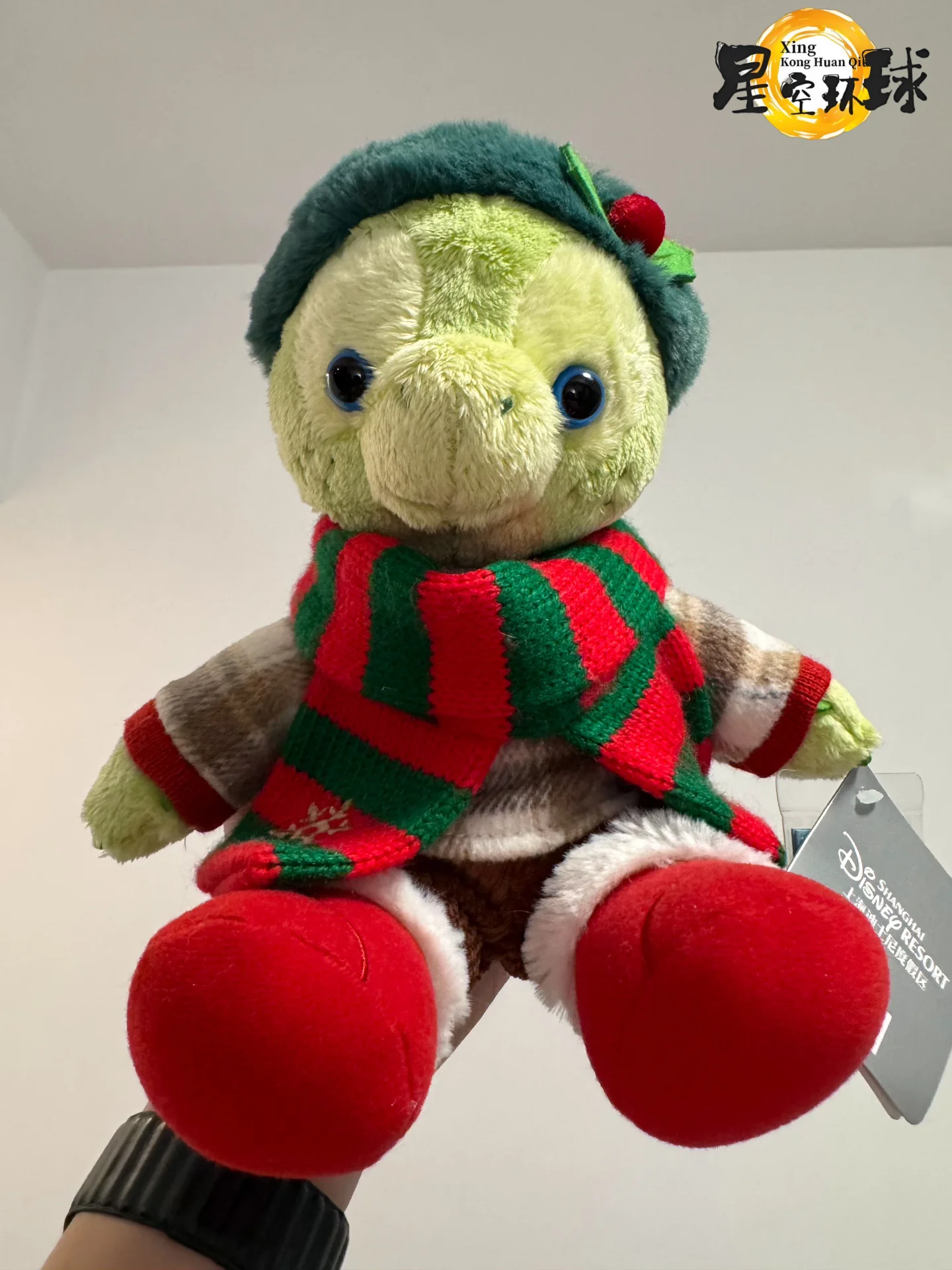 Shanghai Disney Duffy & Friends 2023 Christmas Limited Edition OluMel Plush Toy, Kids' Holiday Gift
Shanghai Disney Duffy & Friends 2023 Christmas Limited Edition OluMel Plush Toy, Kids' Holiday Gift