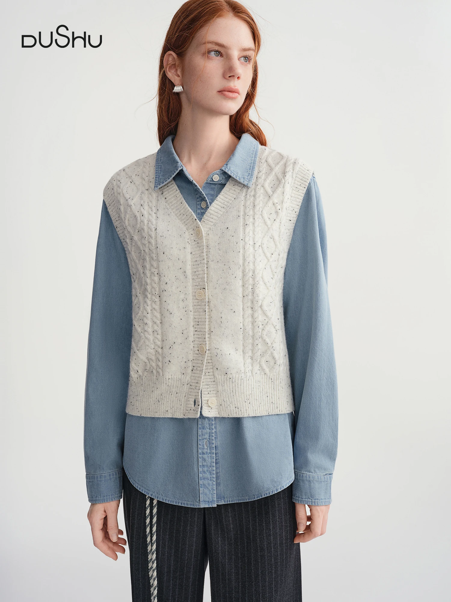 DUSHU Plus-Size Women's Colorful Dot V-Neck Knit Sweater Vest Versatile Slimming Winter Layering Top 2025 New Arrival Vests
DUSHU Plus-Size Women's Colorful Dot V-Neck Knit Sweater Vest Versatile Slimming Winter Layering Top 2025 New Arrival Vests