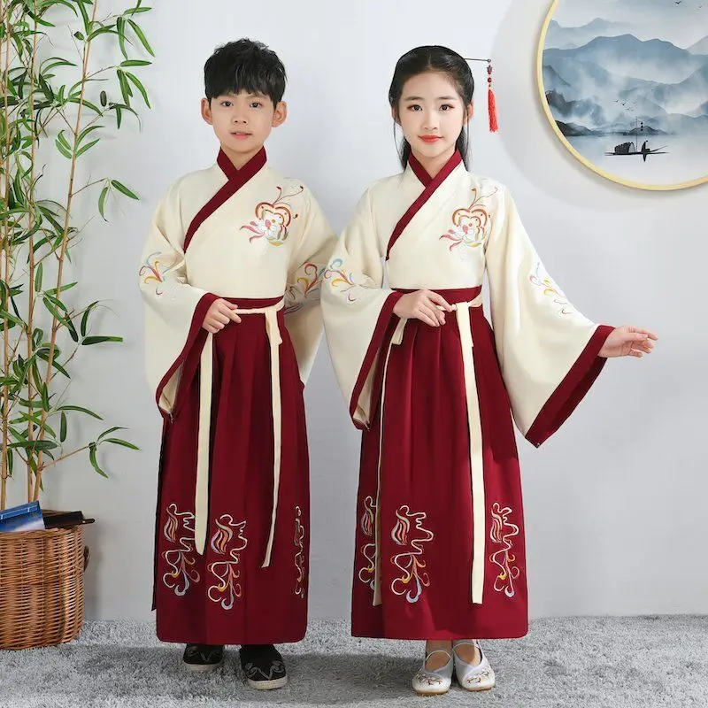 Детский традиционный китайский костюм Hanfu для мальчиков, шелковый школьный древний костюм для школьников, наряд для выступлений, платье ханьфу
Детский традиционный китайский костюм Hanfu для мальчиков, шелковый школьный древний костюм для школьников, наряд для выступлений, платье ханьфу