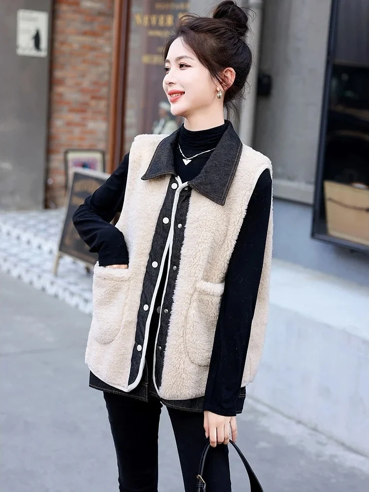 Женский джинсовый жилет Slimming Casual Denim Color Block, весна 2025, модная новинка, омолаживающая верхняя одежда с воротником, однобортный.
Женский джинсовый жилет Slimming Casual Denim Color Block, весна 2025, модная новинка, омолаживающая верхняя одежда с воротником, однобортный.