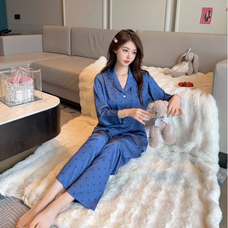 2024, весенне-осенний синий кардиган в форме сердца, брюки с длинными рукавами, женские пижамы из ледяного шелка, комплект из двух предметов, высококачественная ночная рубашка, одежда для сна
2024, весенне-осенний синий кардиган в форме сердца, брюки с длинными рукавами, женские пижамы из ледяного шелка, комплект из двух предметов, высококачественная ночная рубашка, одежда для сна
