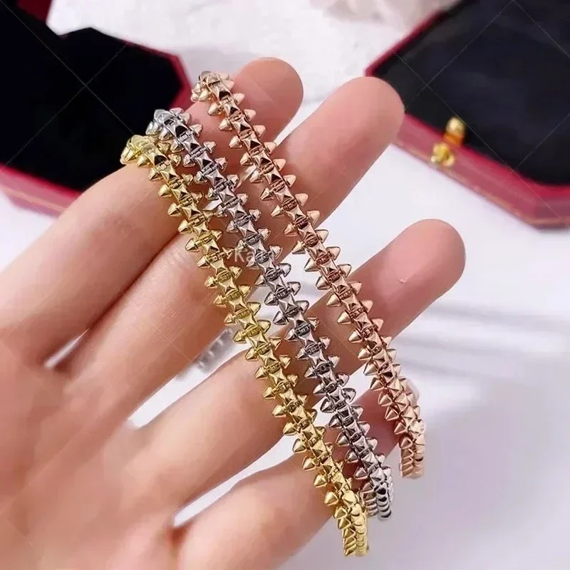 2025 Classic Brand 925 Sterling Silver Rivet Bracelet Women's Punk Personalized Luxury Jewelry Party Couple Gift
2025 Classic Brand 925 Sterling Silver Rivet Bracelet Women's Punk Personalized Luxury Jewelry Party Couple Gift