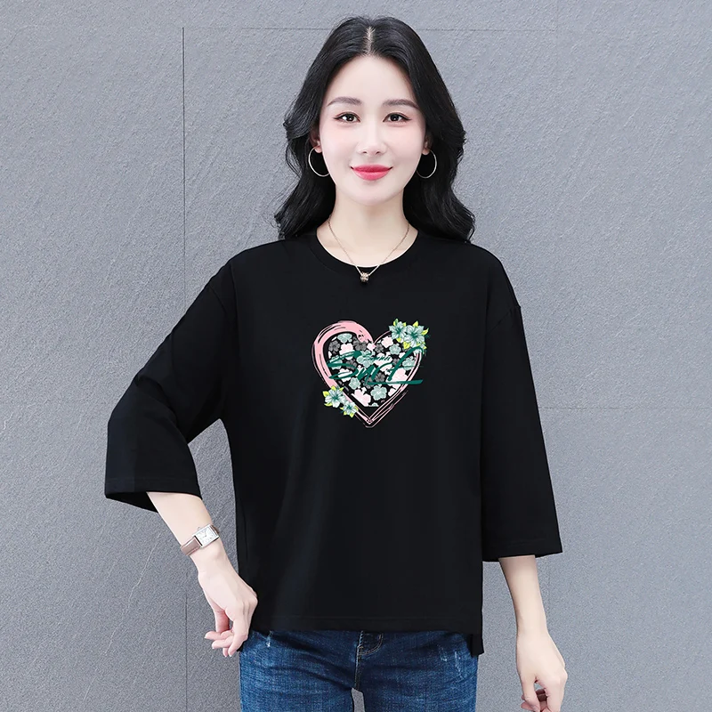 2025 new large-size middle-aged women's pure cotton three-quarter sleeve T-shirt spring and summer loose casual versatile top
2025 new large-size middle-aged women's pure cotton three-quarter sleeve T-shirt spring and summer loose casual versatile top