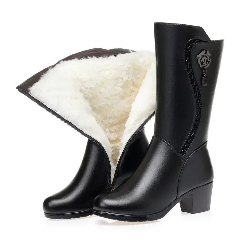 Winter Women's Boots Plush Warm Snow Boots Fashion Mid-calf High Heel Boots for Women High-quality Leather Boot Botas Mujer
Winter Women's Boots Plush Warm Snow Boots Fashion Mid-calf High Heel Boots for Women High-quality Leather Boot Botas Mujer