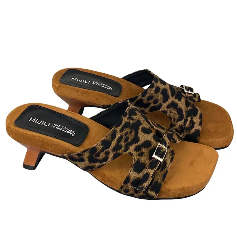 Gold Heels Slippers Woman Sandals Summer Narrowband Buckle Low Heels Shoes Casual Black Sandals 2026 Designer Shoes
Gold Heels Slippers Woman Sandals Summer Narrowband Buckle Low Heels Shoes Casual Black Sandals 2026 Designer Shoes