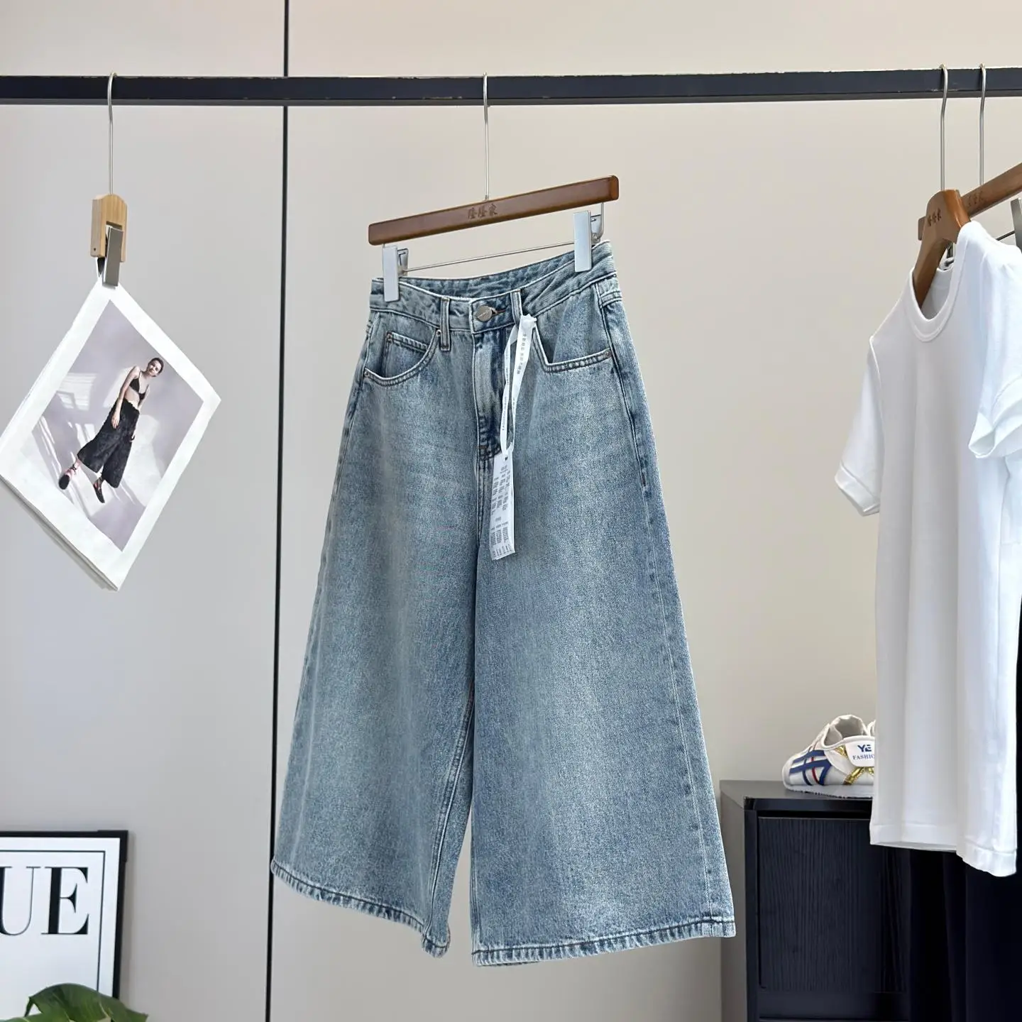 High Waist Wide Leg Straight Cut Seven-Foot Jeans American Retro Style Women's Summer Slimming Loose Fit Denim Pants
High Waist Wide Leg Straight Cut Seven-Foot Jeans American Retro Style Women's Summer Slimming Loose Fit Denim Pants