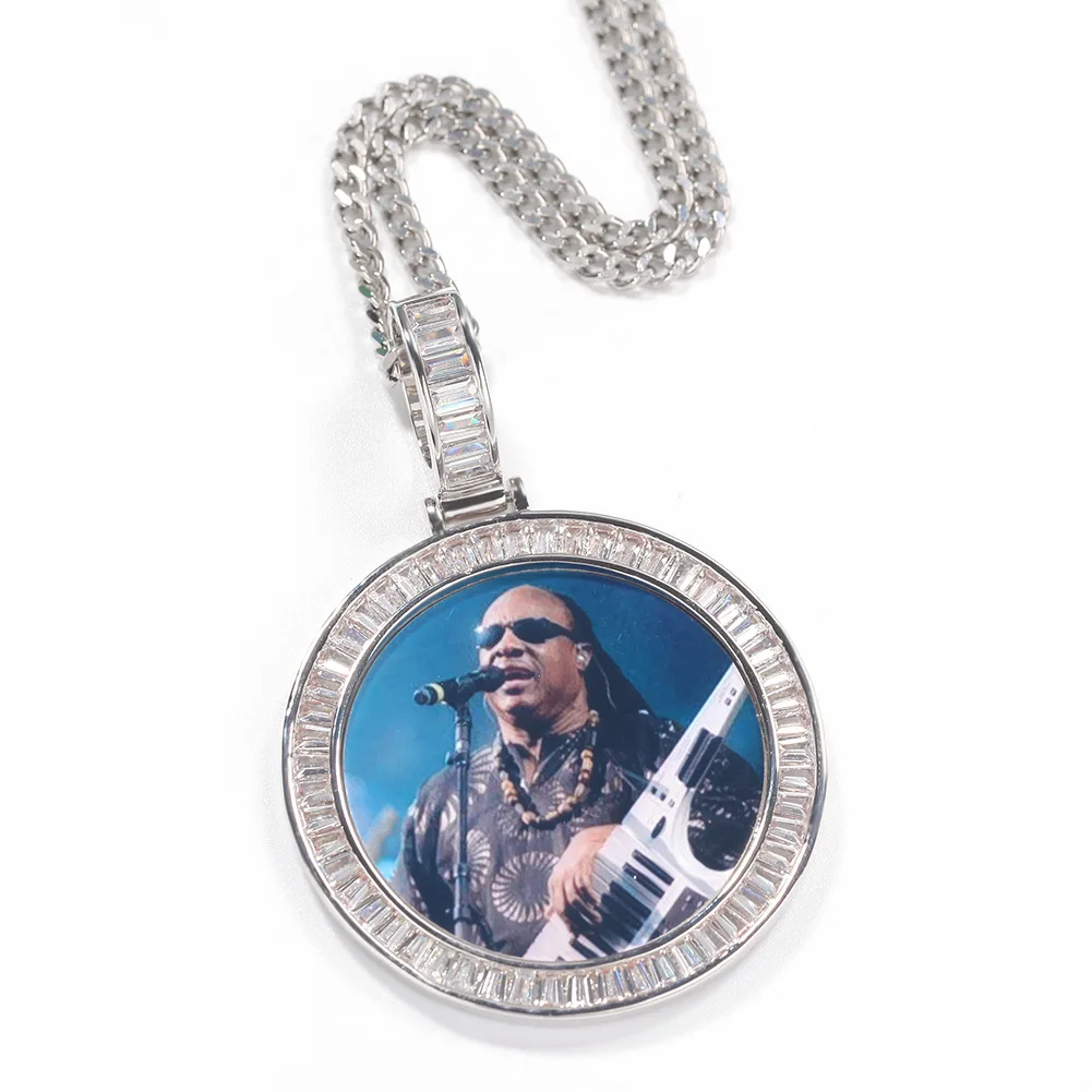 Photo custom copper inlaid T square zircon round photo frame solid pendant hip hop popular necklace
Photo custom copper inlaid T square zircon round photo frame solid pendant hip hop popular necklace