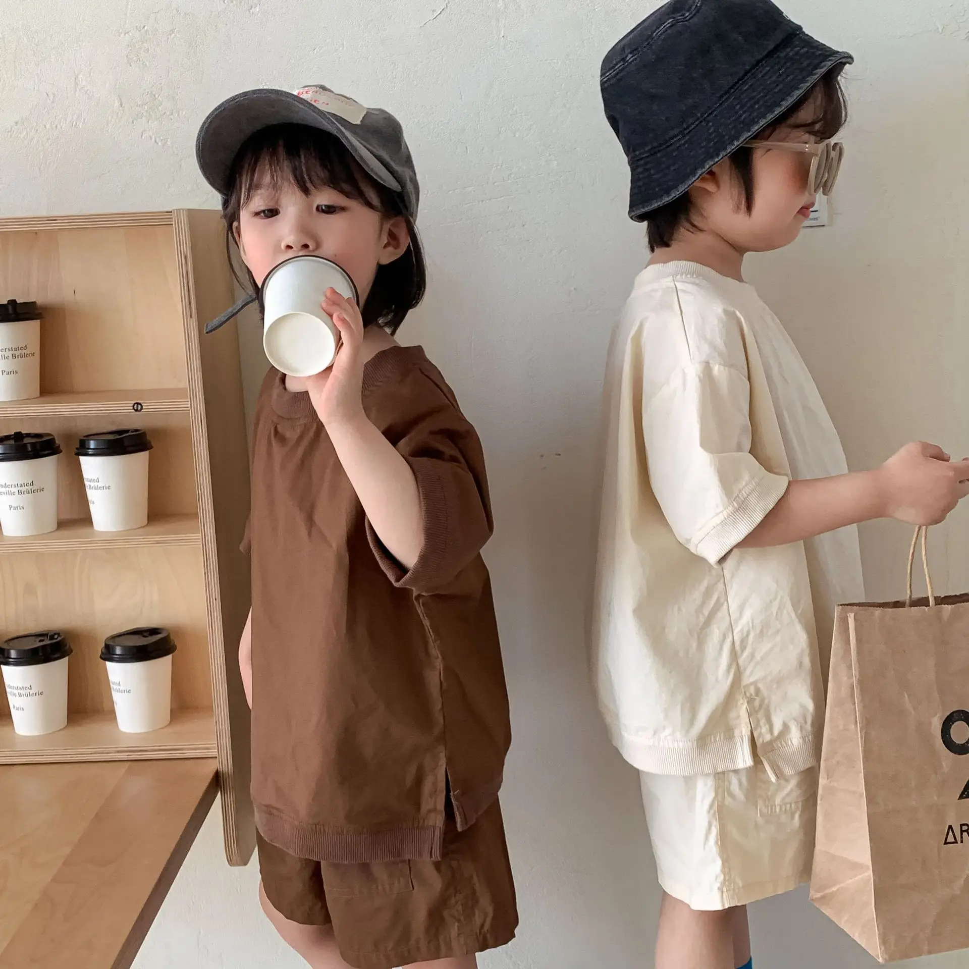 Children's Summer Suit Boys And Girls Japanese Simple Loose Cotton Baby Short-sleeved Shorts Two-piece Set
Children's Summer Suit Boys And Girls Japanese Simple Loose Cotton Baby Short-sleeved Shorts Two-piece Set