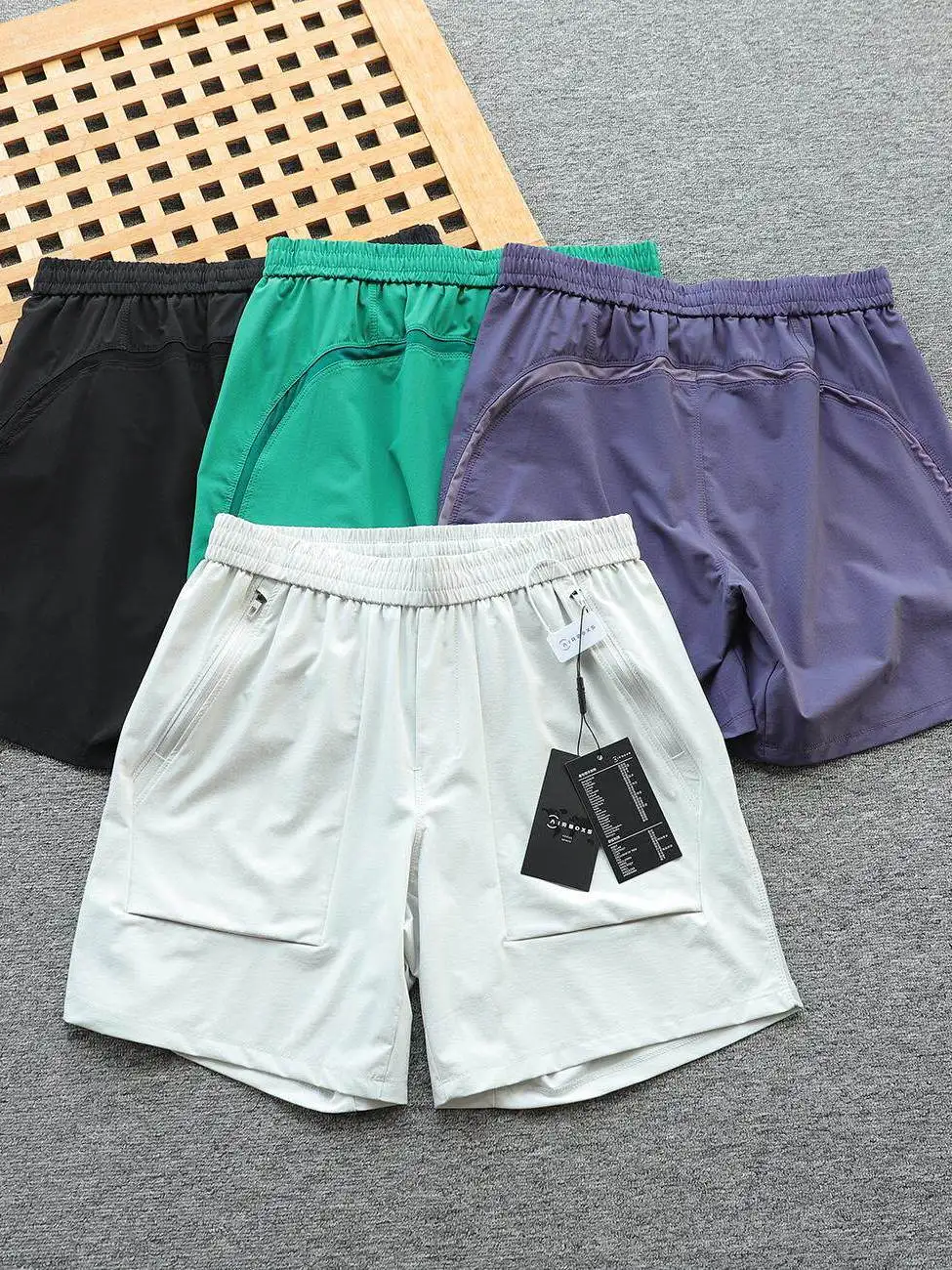 Mesh Panel Design Men's Summer Outdoor Cool Feeling Quick Dry Breathable Casual Five-Quarter Sports Shorts Loose Fit Shorts
Mesh Panel Design Men's Summer Outdoor Cool Feeling Quick Dry Breathable Casual Five-Quarter Sports Shorts Loose Fit Shorts