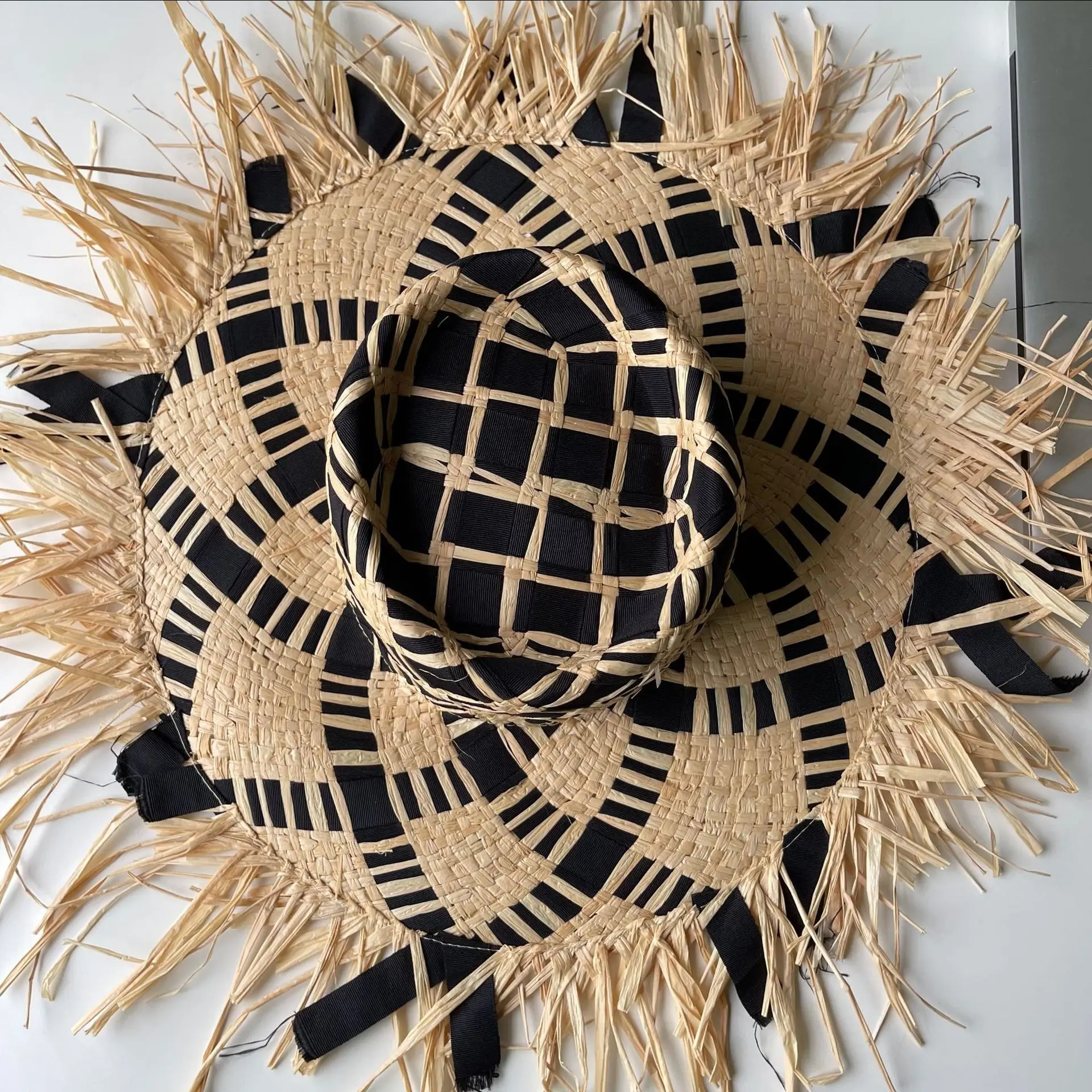 2023 large brim Lafite straw straw hat outdoor sunscreen beach sun hat British retro fashion tassel hat sun hat
2023 large brim Lafite straw straw hat outdoor sunscreen beach sun hat British retro fashion tassel hat sun hat
